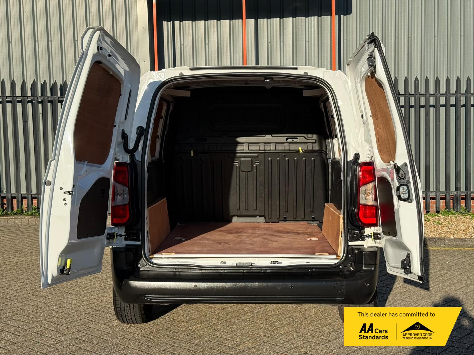 2021 Citroen Berlingo 1.5 BlueHDi 650 Enterprise M Panel Van 5dr Diesel Manual SWB Euro 6 (s/s) (75 ps) - Thumbnail 10