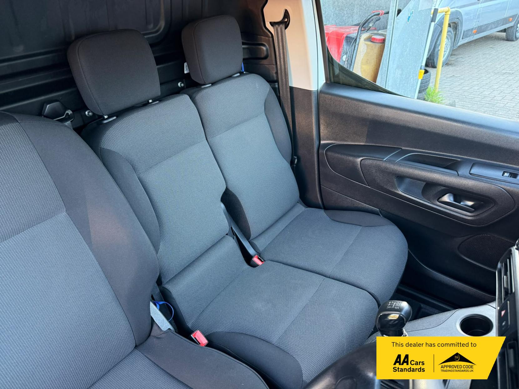 2021 Citroen Berlingo 1.5 BlueHDi 650 Enterprise M Panel Van 5dr Diesel Manual SWB Euro 6 (s/s) (75 ps) - Thumbnail 21