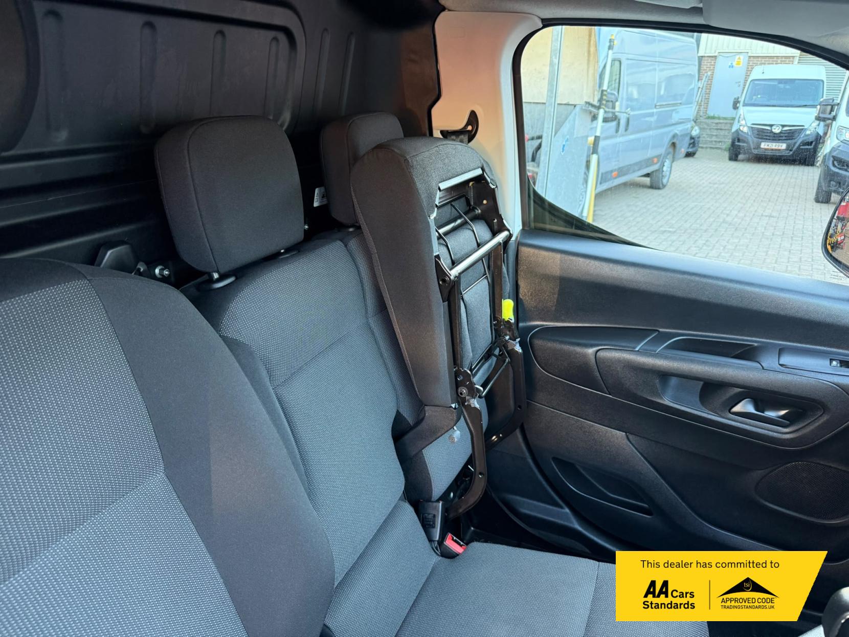 2021 Citroen Berlingo 1.5 BlueHDi 650 Enterprise M Panel Van 5dr Diesel Manual SWB Euro 6 (s/s) (75 ps) - Thumbnail 25