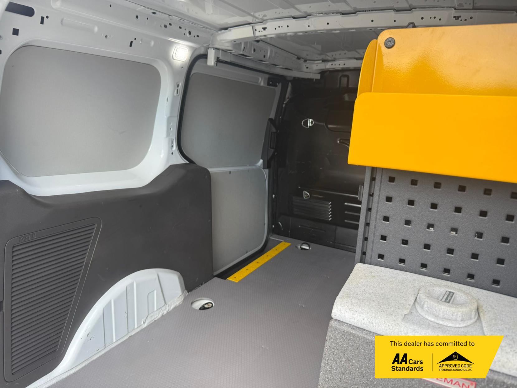 Ford Transit Connect 1.5 240 EcoBlue Leader Panel Van 5dr Diesel Manual L2 Euro 6 (s/s) (100 ps)