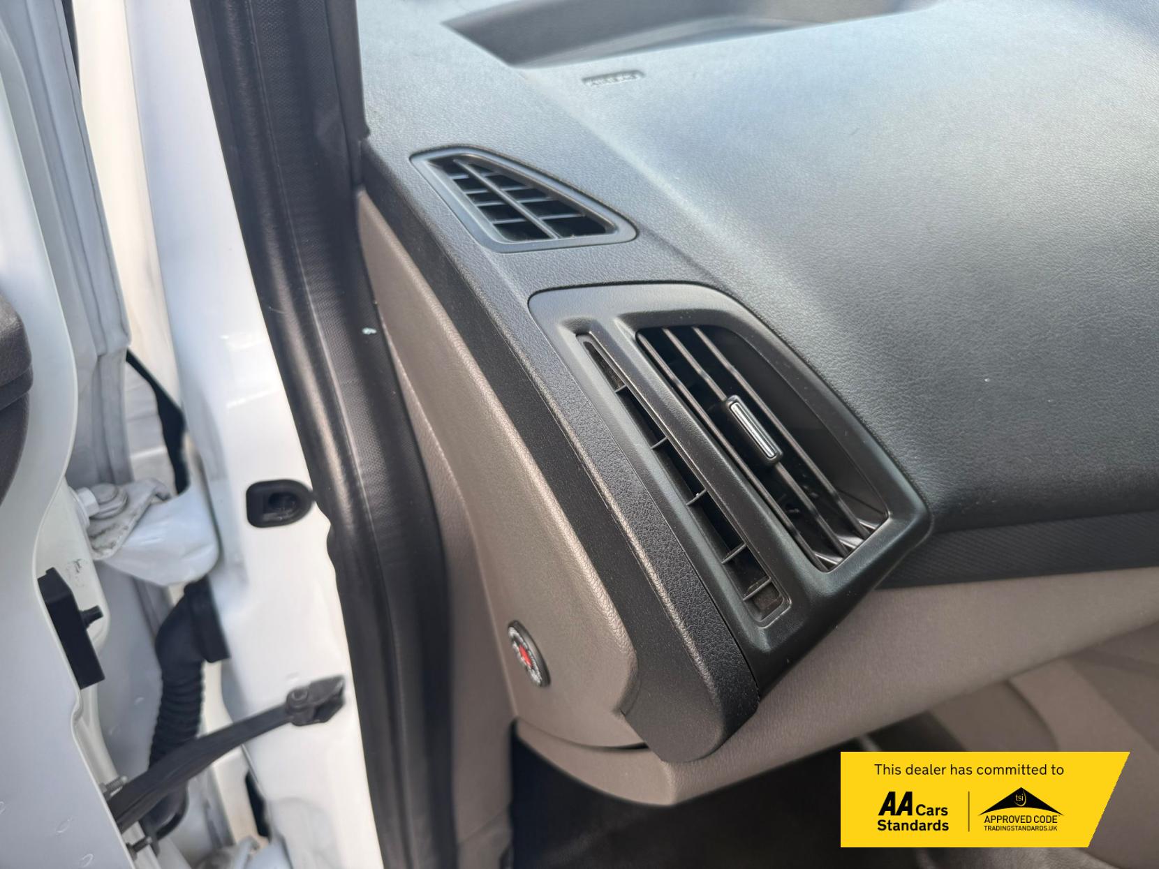 Ford Transit Connect 1.5 240 EcoBlue Leader Panel Van 5dr Diesel Manual L2 Euro 6 (s/s) (100 ps)