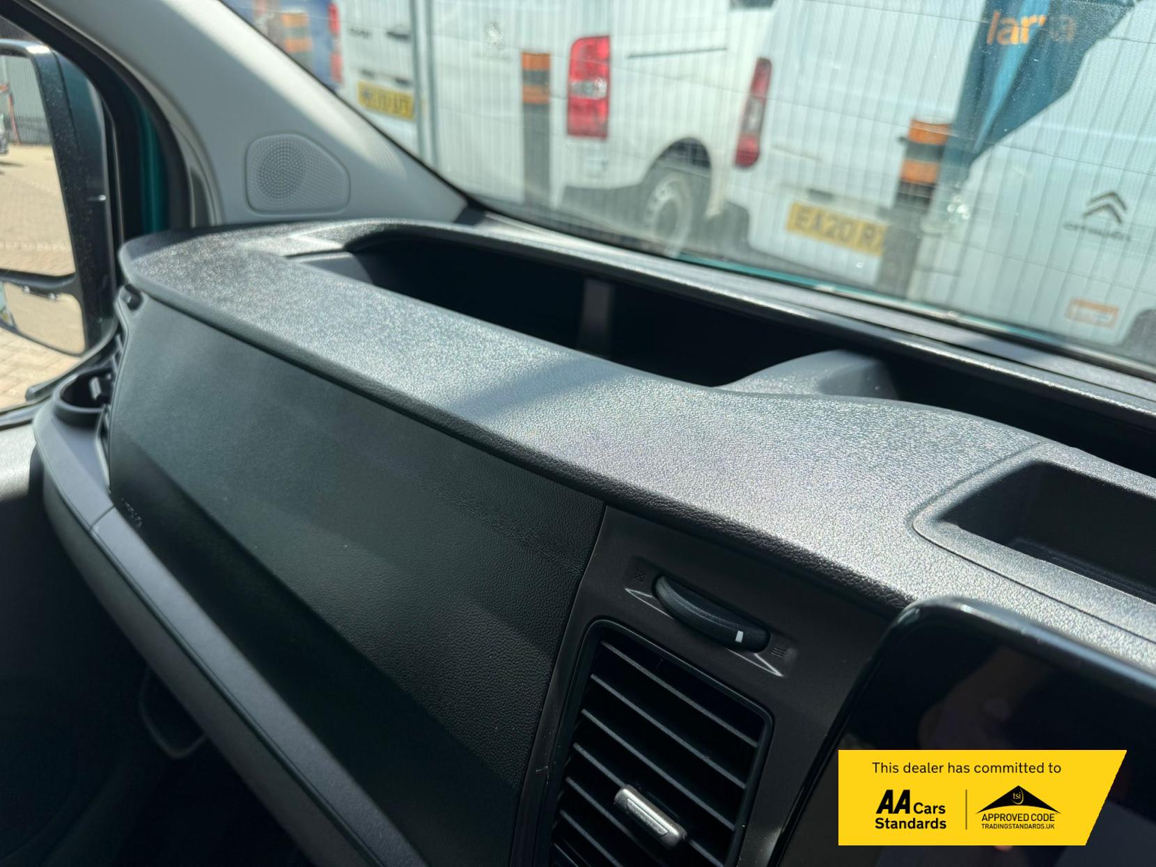 Ford Transit Custom 2.0 340 EcoBlue Trend Panel Van 5dr Diesel Auto L1 H2 Euro 6 (s/s) (130 ps)