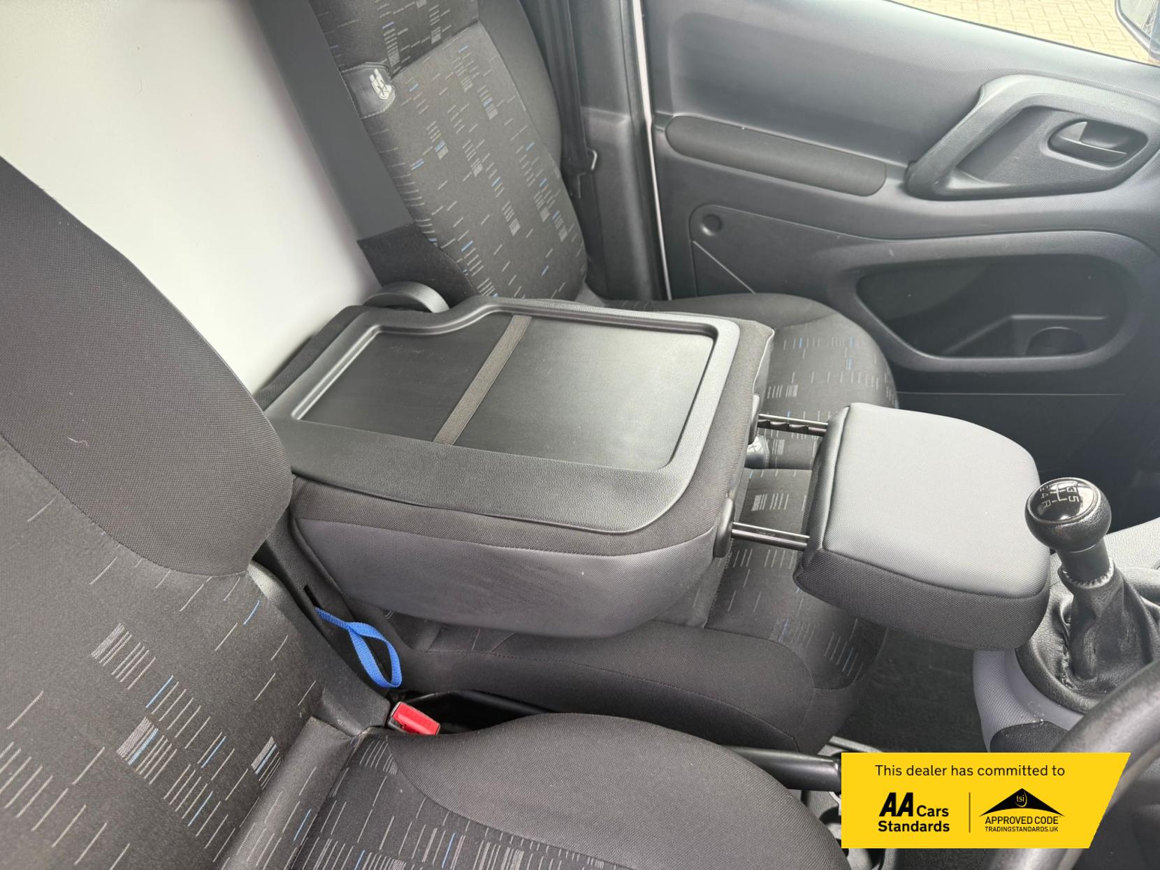 Citroen Berlingo 1.6 HDi 750 LX Panel Van 6dr Diesel Manual L2 (153 g/km, 90 bhp)
