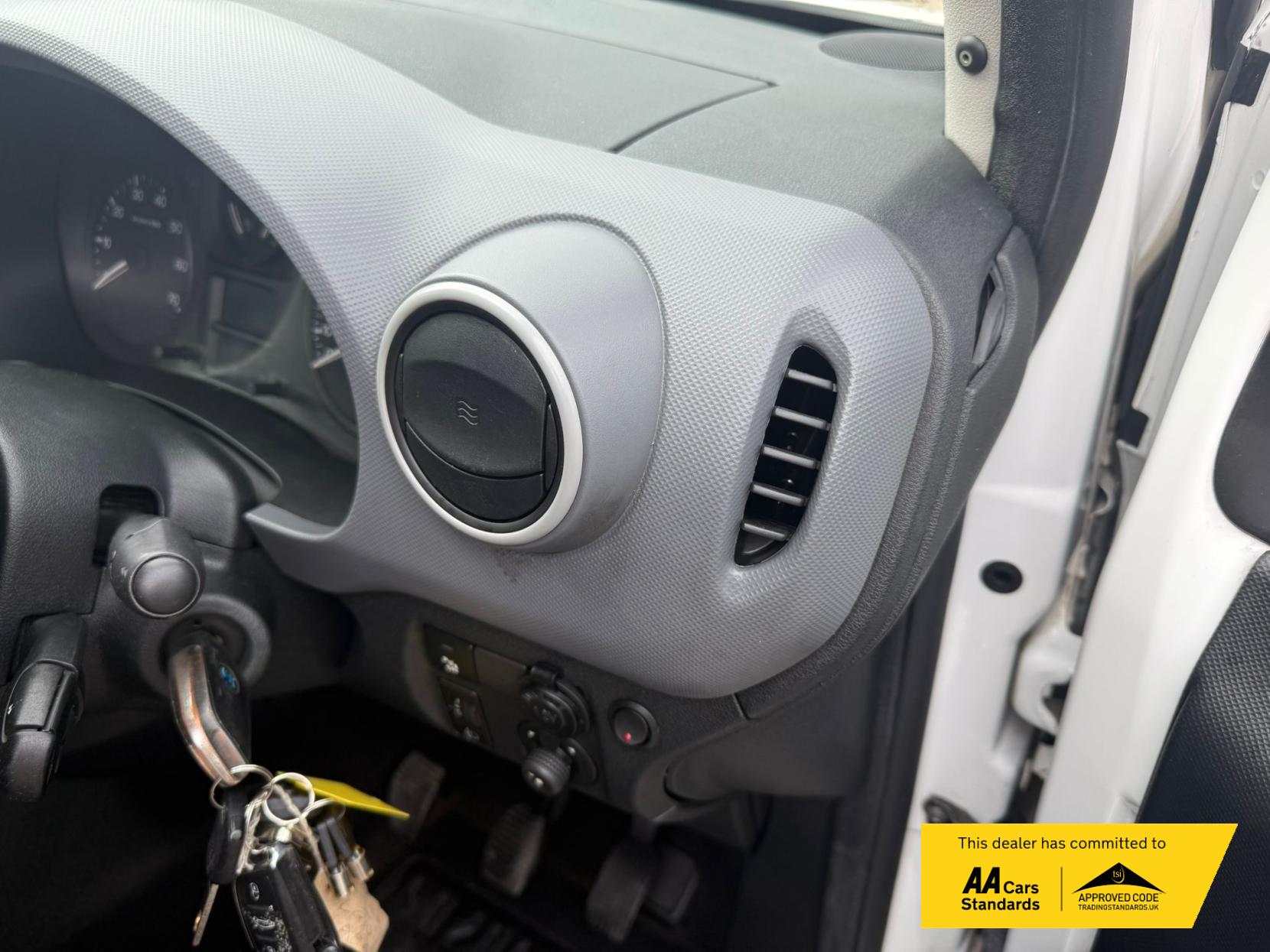 Citroen Berlingo 1.6 HDi 750 LX Panel Van 6dr Diesel Manual L2 (153 g/km, 90 bhp)