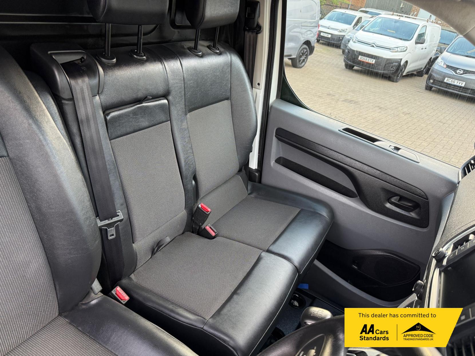 Vauxhall Vivaro 1.5 Turbo D 2900 Sportive Panel Van 5dr Diesel Manual L2 H1 Euro 6 (s/s) (100 ps)