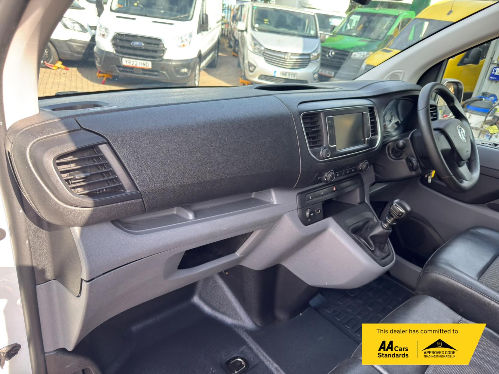 2021 Vauxhall Vivaro 1.5 Turbo D 2700 Sportive Panel Van 5dr Diesel Manual L1 H1 Euro 6 (s/s) (100 ps) - Thumbnail 23