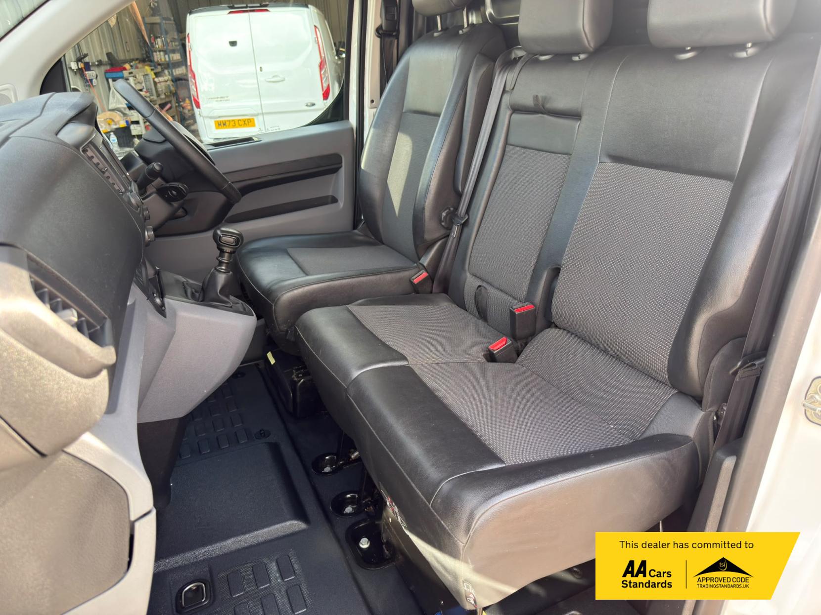 2021 Vauxhall Vivaro 1.5 Turbo D 2700 Sportive Panel Van 5dr Diesel Manual L1 H1 Euro 6 (s/s) (100 ps) - Thumbnail 25