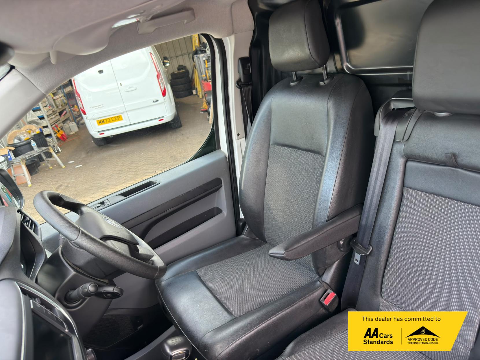 2021 Vauxhall Vivaro 1.5 Turbo D 2700 Sportive Panel Van 5dr Diesel Manual L1 H1 Euro 6 (s/s) (100 ps) - Thumbnail 26