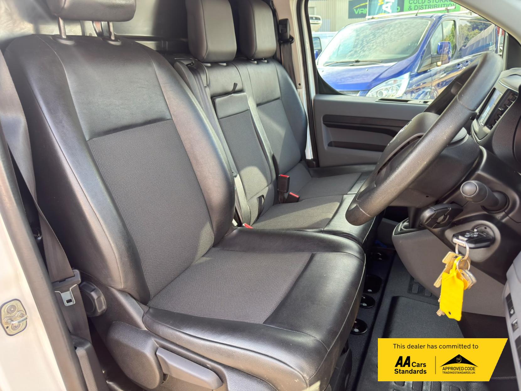 2021 Vauxhall Vivaro 1.5 Turbo D 2700 Sportive Panel Van 5dr Diesel Manual L1 H1 Euro 6 (s/s) (100 ps) - Thumbnail 18