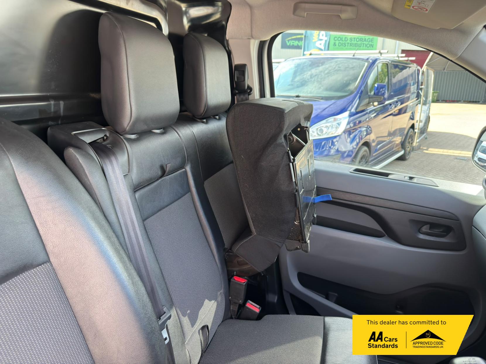 2021 Vauxhall Vivaro 1.5 Turbo D 2700 Sportive Panel Van 5dr Diesel Manual L1 H1 Euro 6 (s/s) (100 ps) - Thumbnail 22