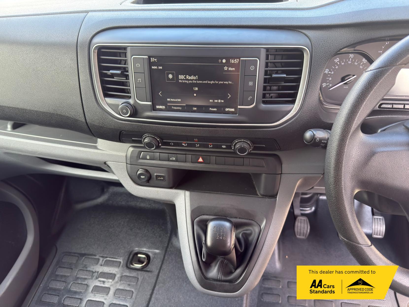 2021 Vauxhall Vivaro 1.5 Turbo D 2700 Sportive Panel Van 5dr Diesel Manual L1 H1 Euro 6 (s/s) (100 ps) - Thumbnail 16