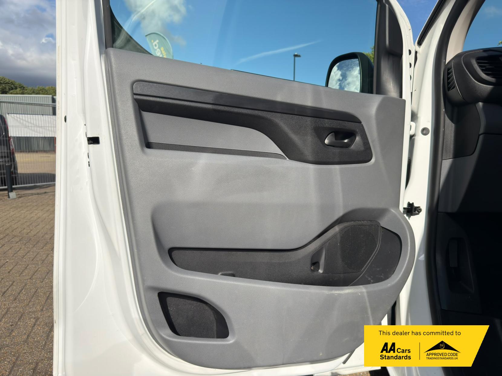 2021 Vauxhall Vivaro 1.5 Turbo D 2700 Sportive Panel Van 5dr Diesel Manual L1 H1 Euro 6 (s/s) (100 ps) - Thumbnail 43
