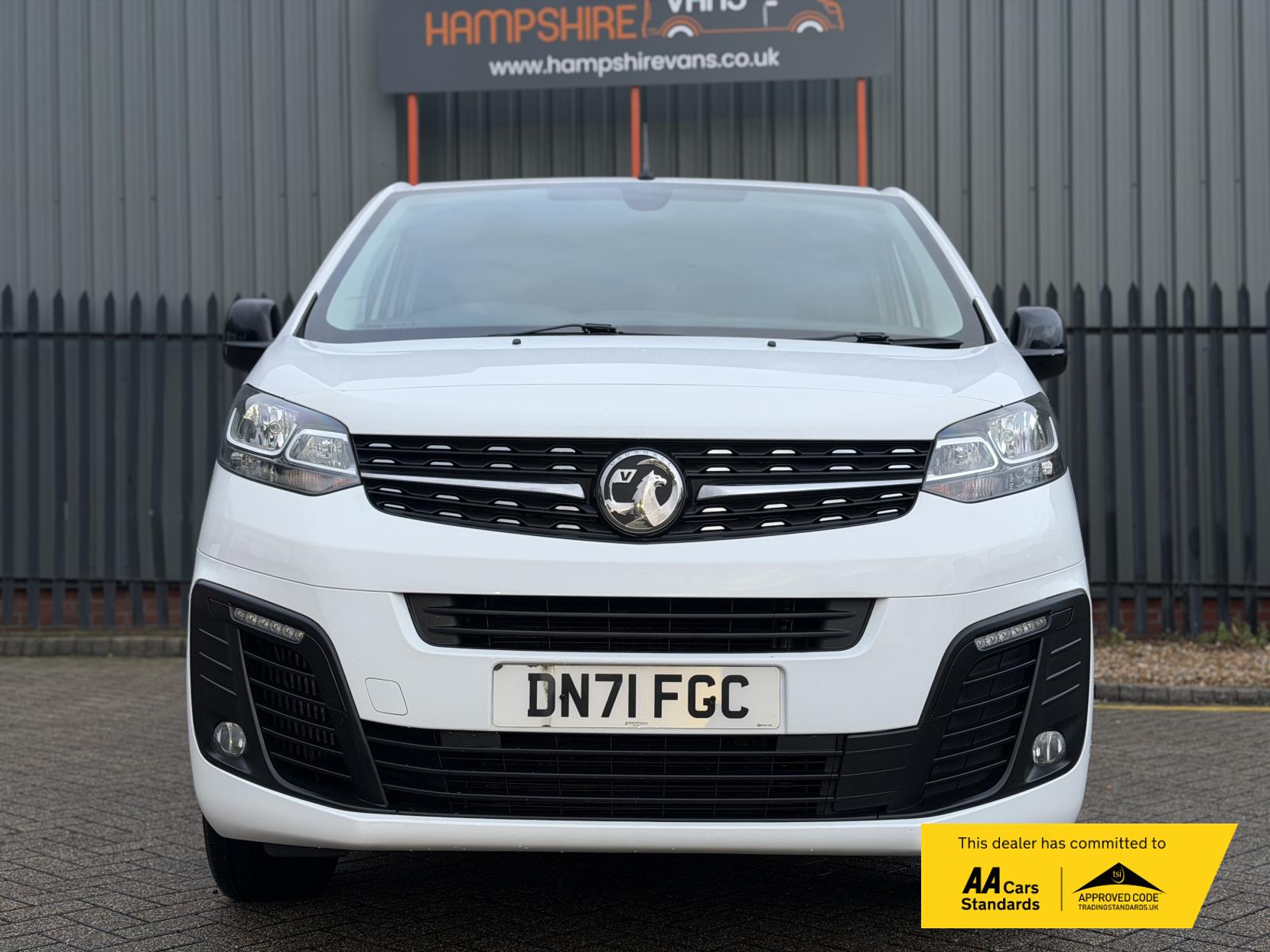 Vauxhall Vivaro 2.0 Turbo D 3100 Sportive Crew Van Double Cab 5dr Diesel Manual L1 H1 Euro 6 (s/s) (120 ps)