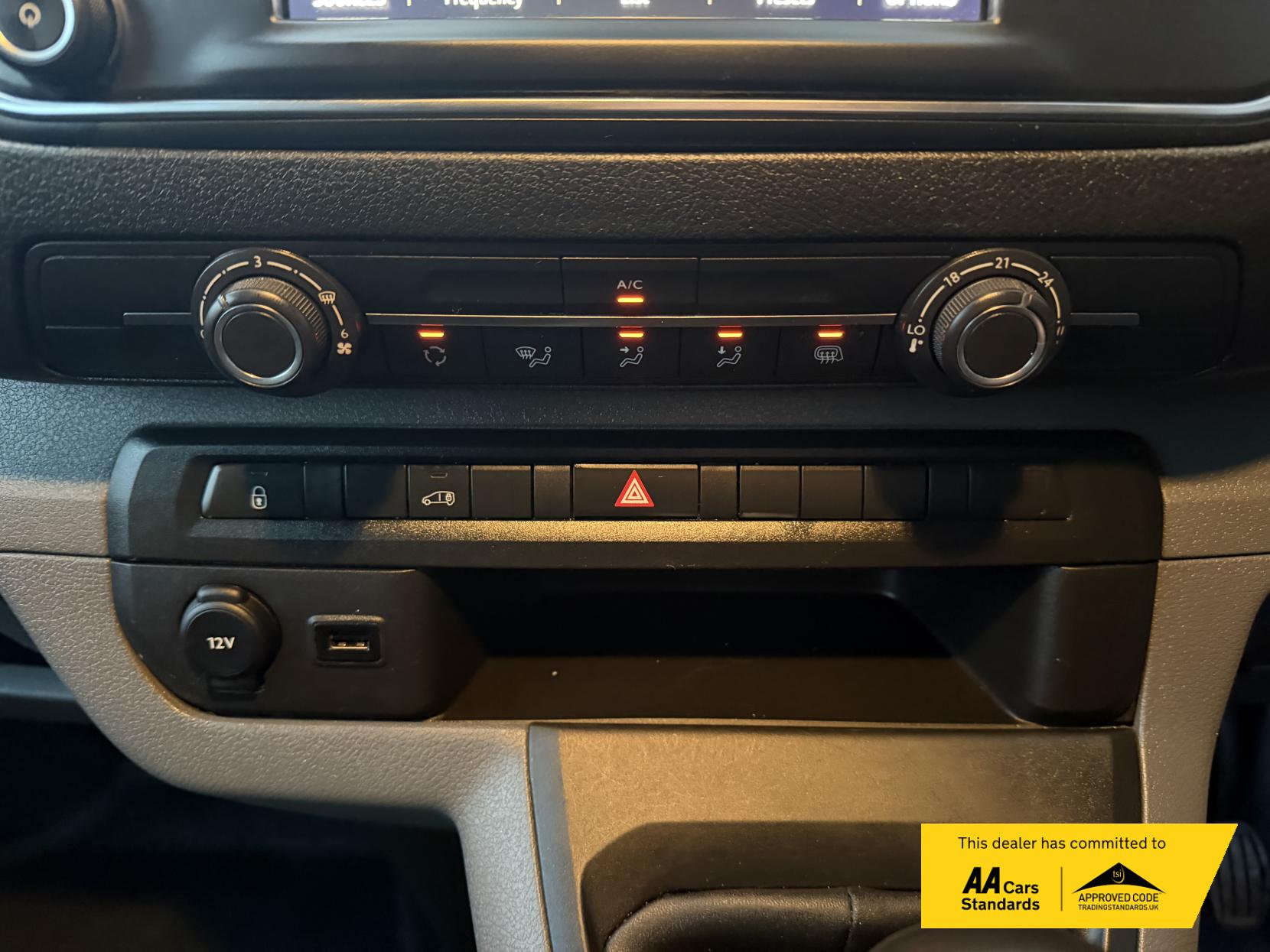 Vauxhall Vivaro 2.0 Turbo D 3100 Sportive Crew Van Double Cab 5dr Diesel Manual L1 H1 Euro 6 (s/s) (120 ps)