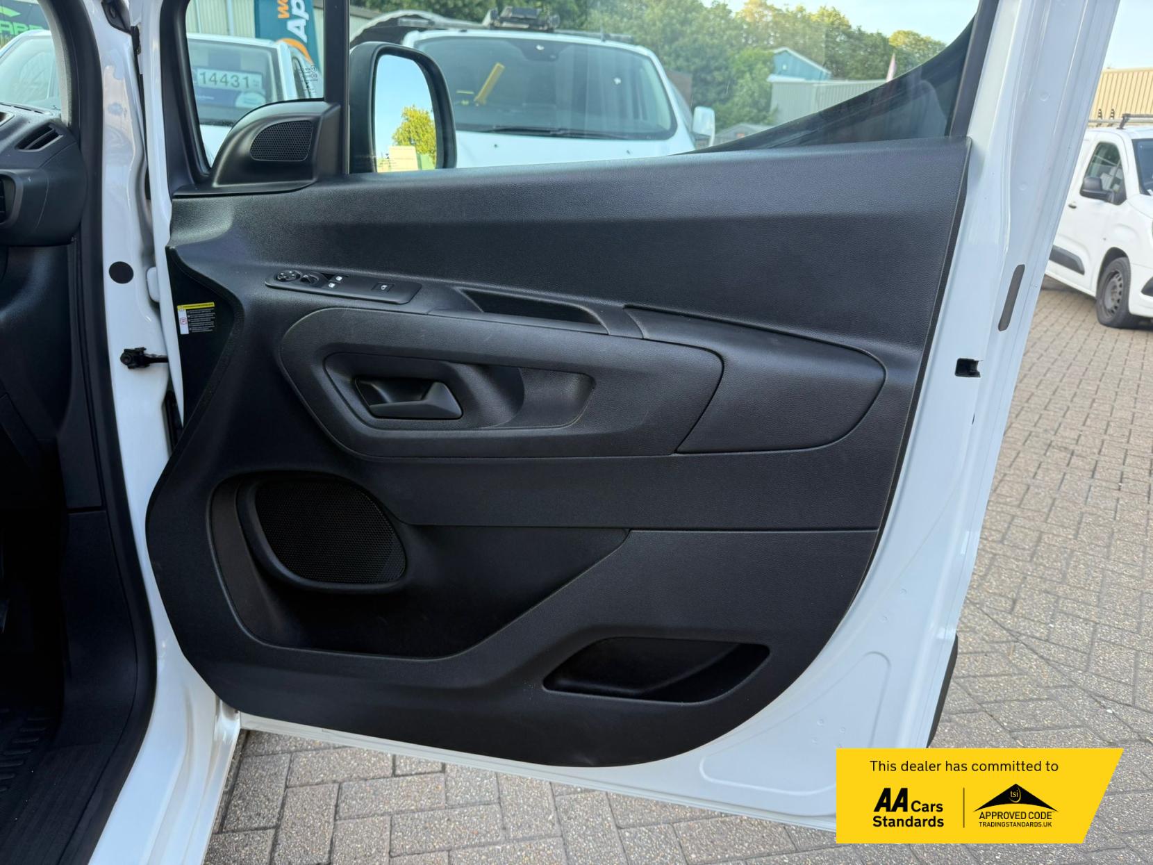Citroen Berlingo 1.5 BlueHDi 1000 Enterprise M Panel Van 5dr Diesel Manual SWB Euro 6 (s/s) (100 ps)