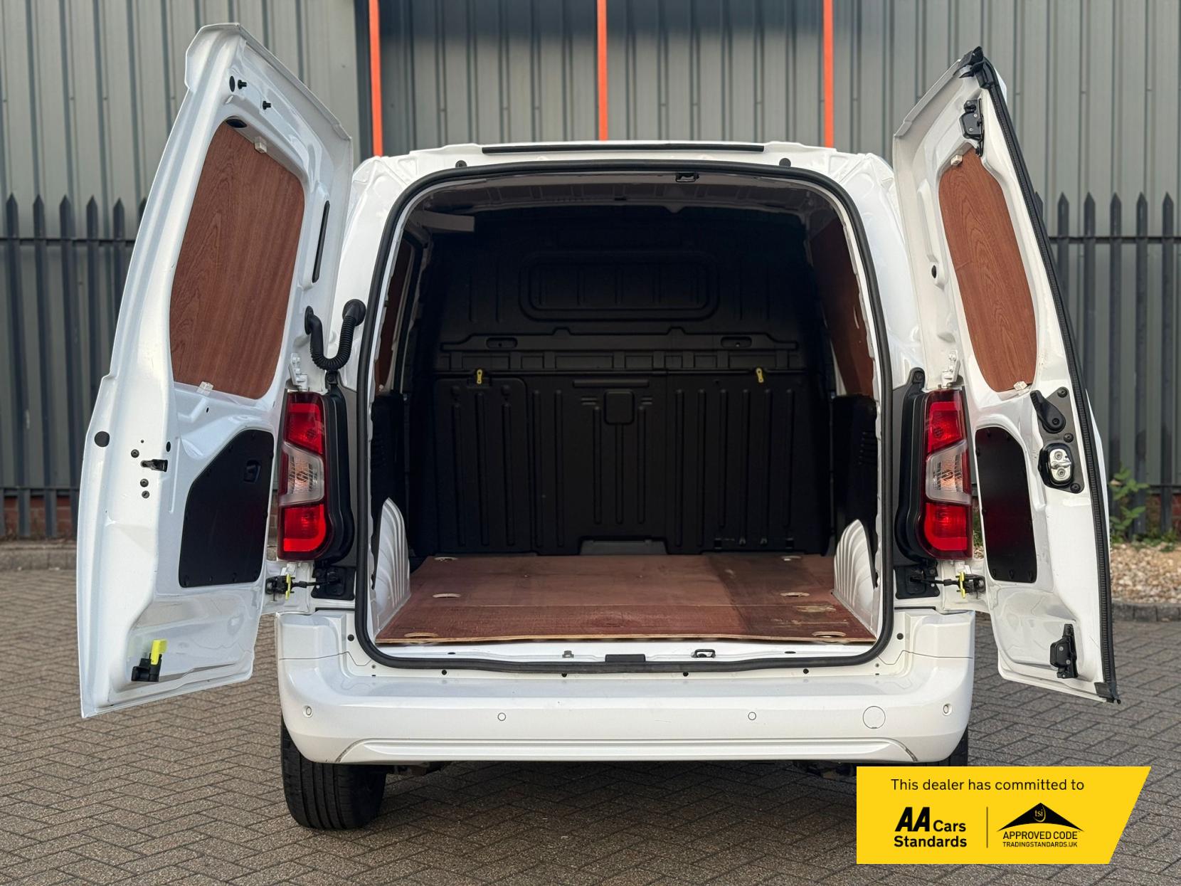Vauxhall Combo 1.5 Turbo D 2300 Sportive Panel Van 4dr Diesel Manual L1 H1 Euro 6 (100 ps)