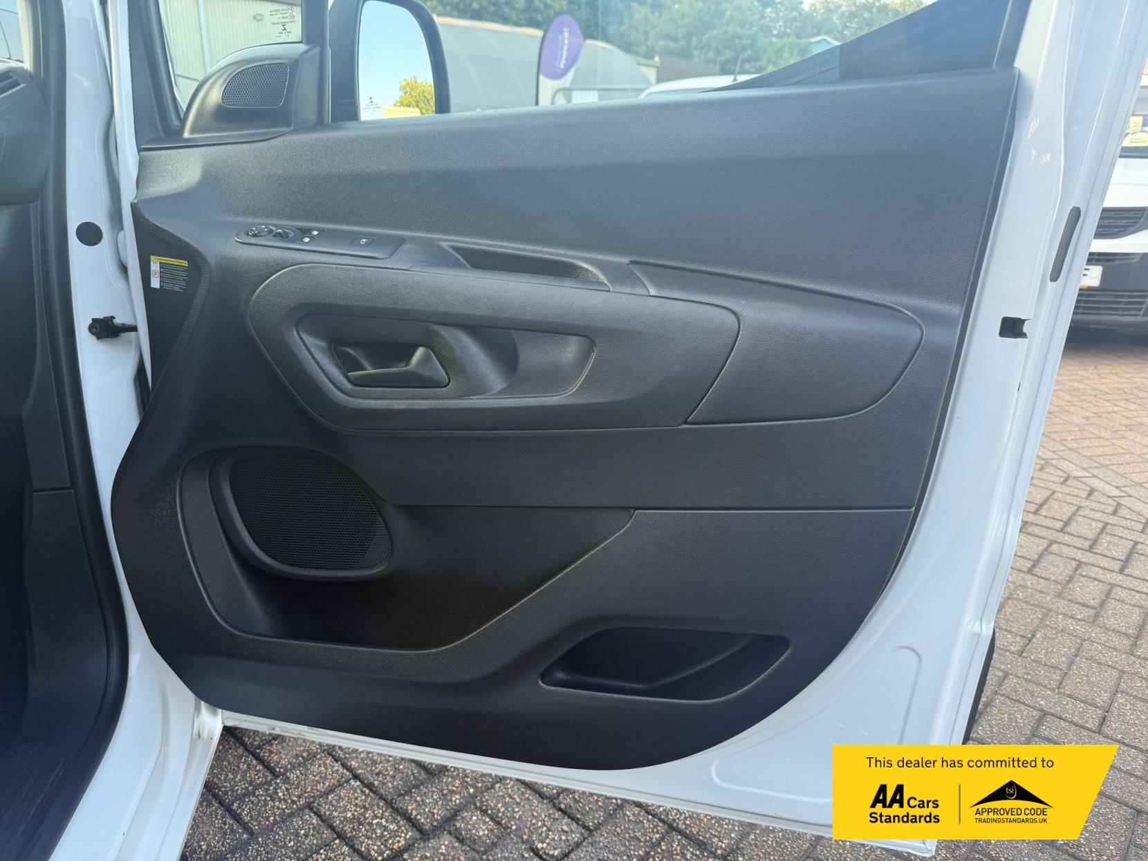 Vauxhall Combo 1.5 Turbo D 2300 Sportive Panel Van 4dr Diesel Manual L1 H1 Euro 6 (100 ps)