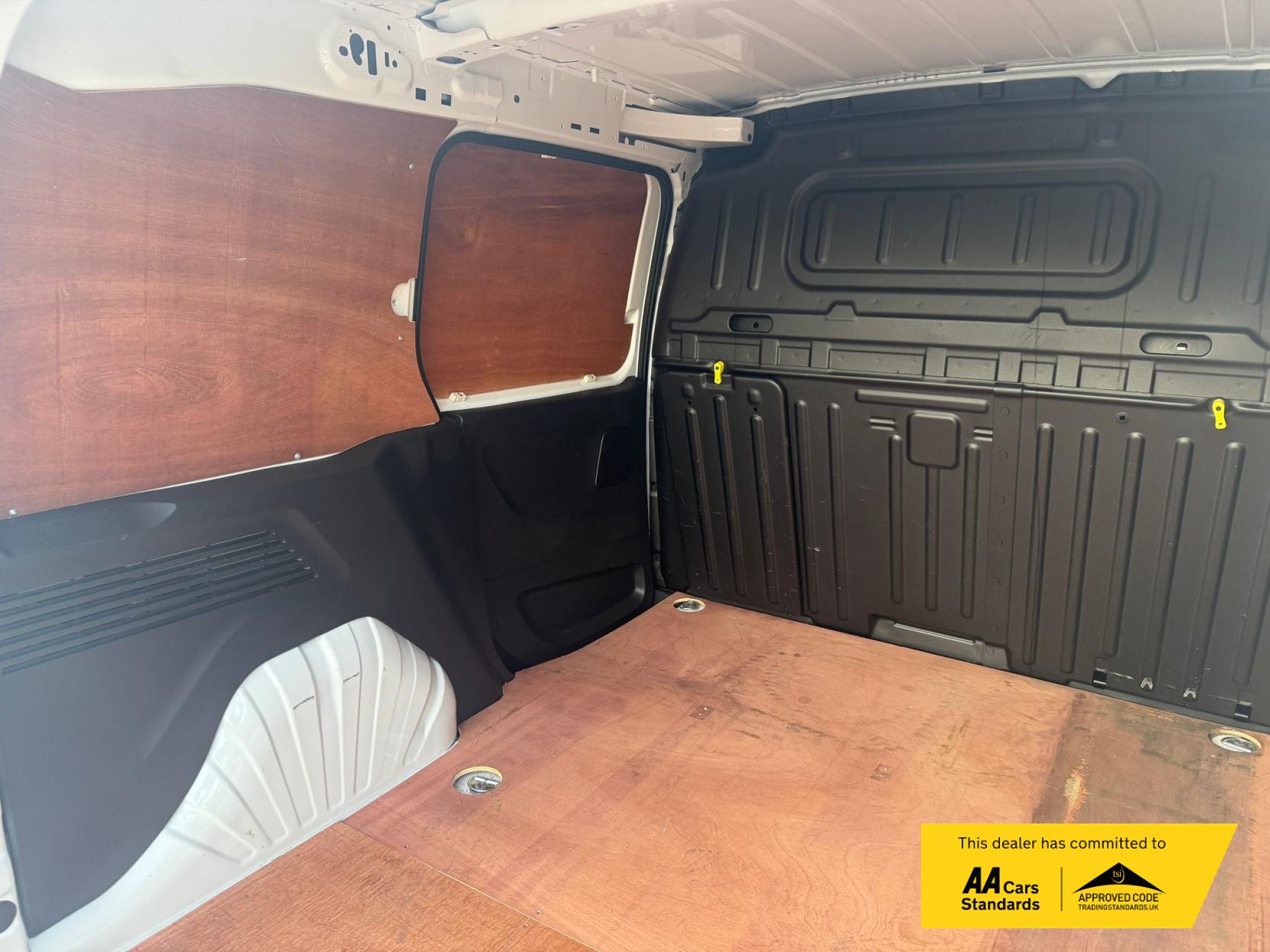 Vauxhall Combo 1.5 Turbo D 2300 Sportive Panel Van 4dr Diesel Manual L1 H1 Euro 6 (100 ps)