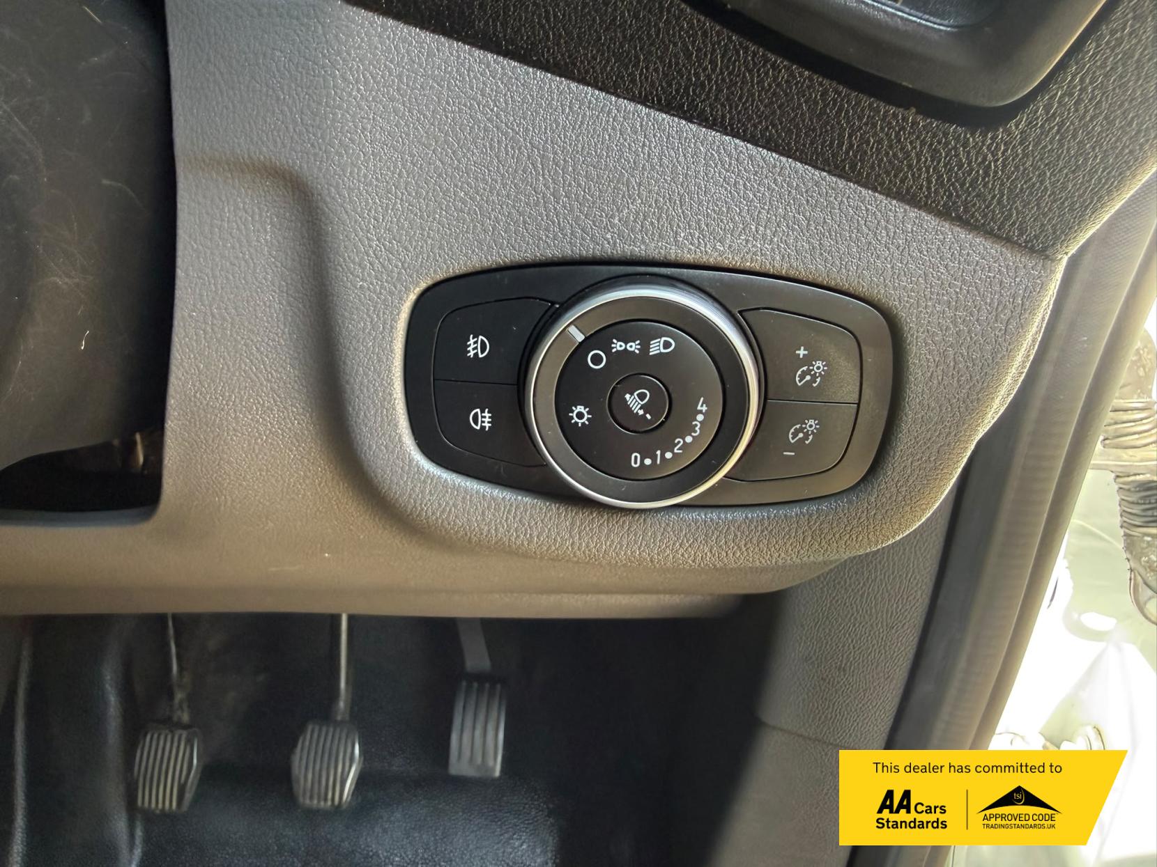 2018 Ford Transit Connect 1.5 220 EcoBlue Panel Van 5dr Diesel Manual L1 Euro 6 (s/s) (100 ps) - Thumbnail 30