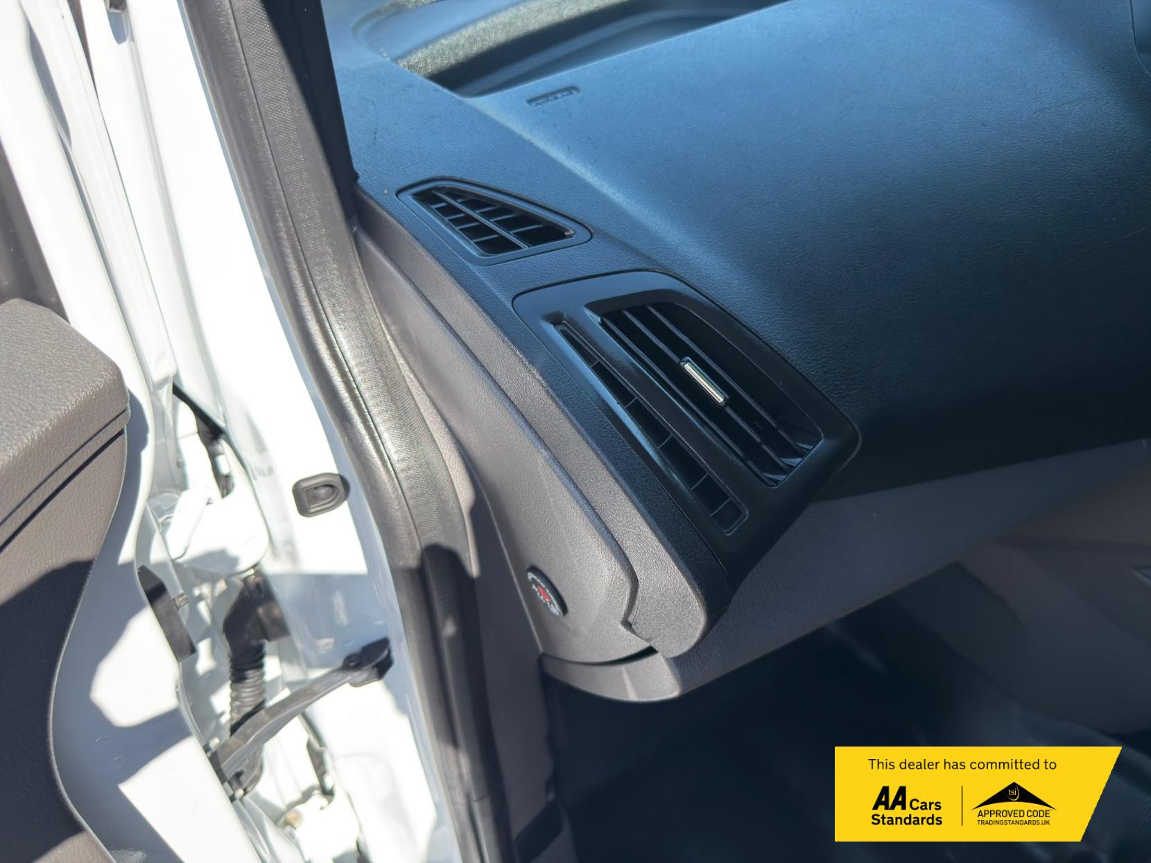 2018 Ford Transit Connect 1.5 220 EcoBlue Panel Van 5dr Diesel Manual L1 Euro 6 (s/s) (100 ps) - Thumbnail 42