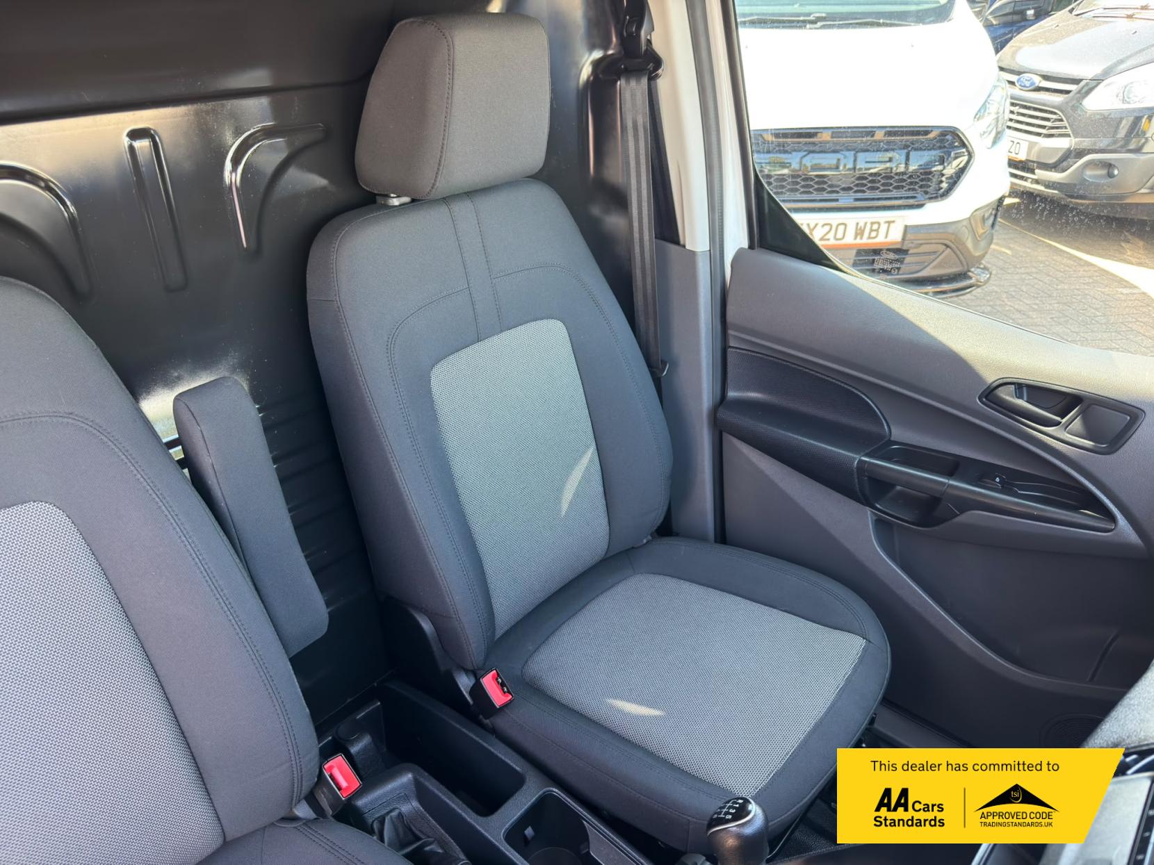 2018 Ford Transit Connect 1.5 220 EcoBlue Panel Van 5dr Diesel Manual L1 Euro 6 (s/s) (100 ps) - Thumbnail 21