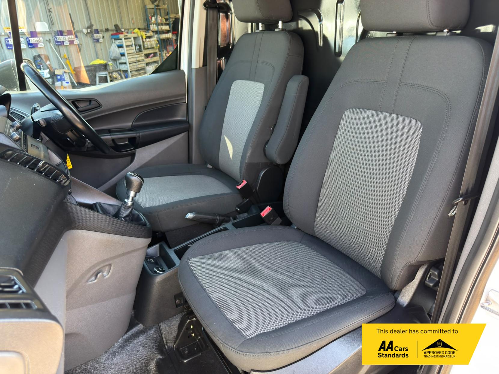 2018 Ford Transit Connect 1.5 220 EcoBlue Panel Van 5dr Diesel Manual L1 Euro 6 (s/s) (100 ps) - Thumbnail 19