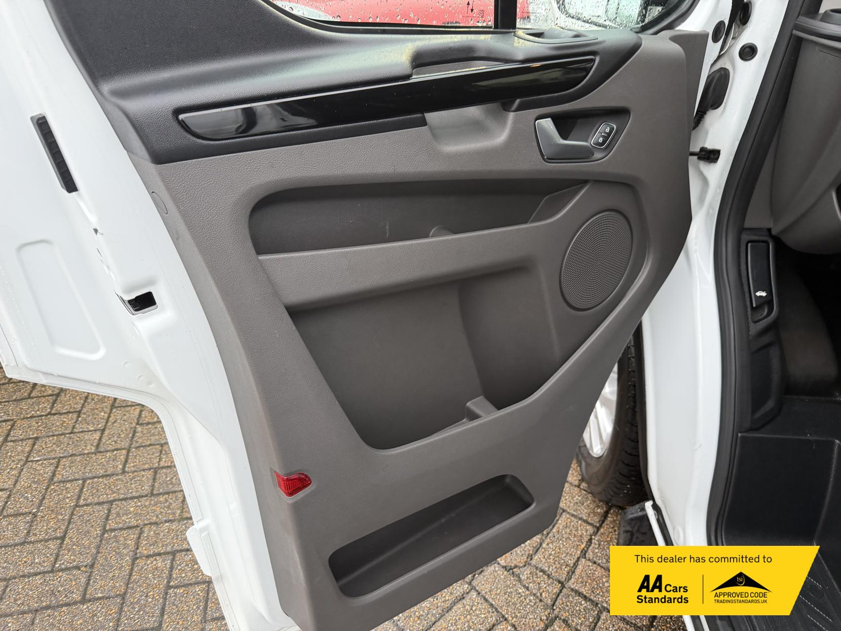Ford Transit Custom 2.0 300 EcoBlue Limited Panel Van 5dr Diesel Manual L2 H1 Euro 6 (s/s) (130 ps)