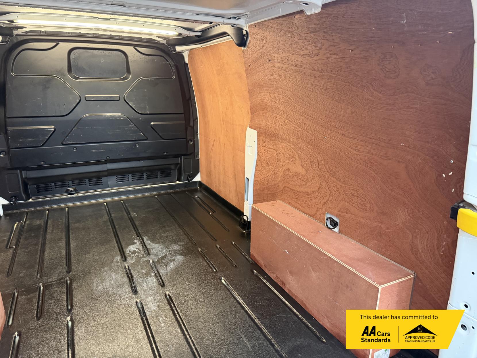 Ford Transit Custom 2.0 300 EcoBlue Limited Panel Van 5dr Diesel Manual L2 H1 Euro 6 (s/s) (130 ps)