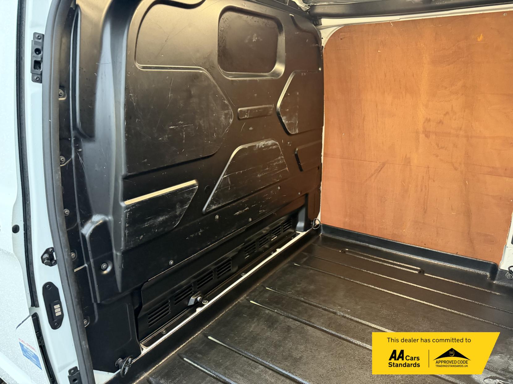 Ford Transit Custom 2.0 300 EcoBlue Limited Panel Van 5dr Diesel Manual L2 H1 Euro 6 (s/s) (130 ps)