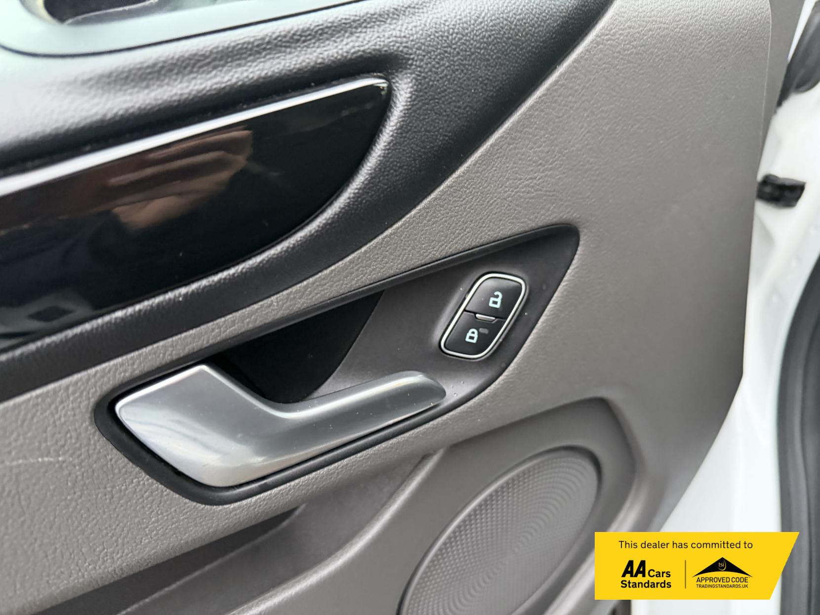 Ford Transit Custom 2.0 300 EcoBlue Limited Panel Van 5dr Diesel Manual L2 H1 Euro 6 (s/s) (130 ps)