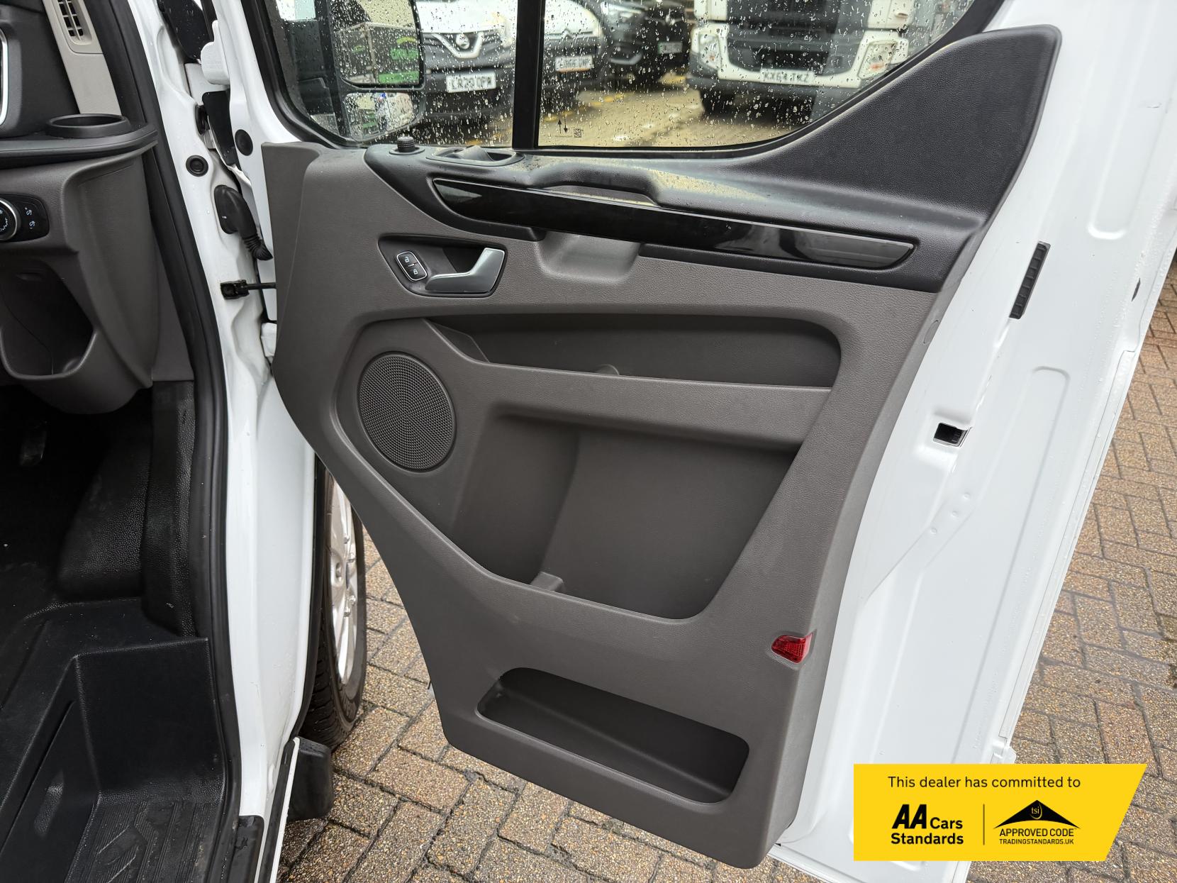 Ford Transit Custom 2.0 300 EcoBlue Limited Panel Van 5dr Diesel Manual L2 H1 Euro 6 (s/s) (130 ps)