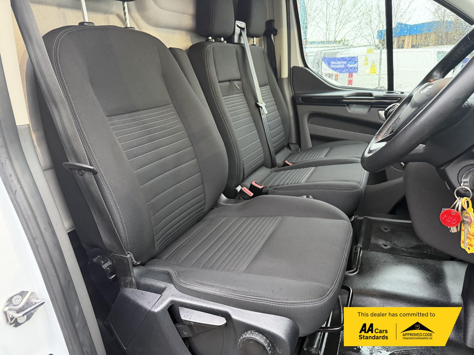 Ford Transit Custom 2.0 300 EcoBlue Limited Panel Van 5dr Diesel Manual L2 H1 Euro 6 (s/s) (130 ps)