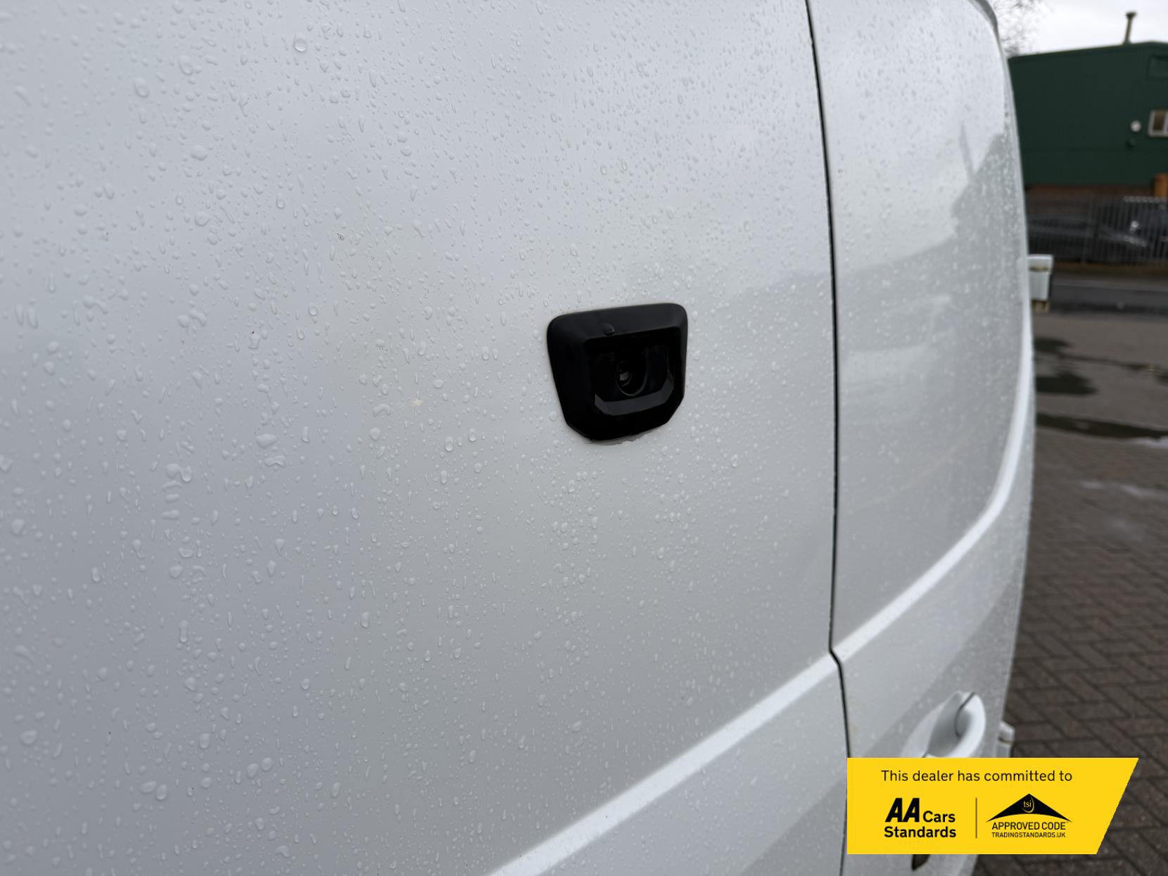 Ford Transit Custom 2.0 300 EcoBlue Limited Panel Van 5dr Diesel Manual L2 H1 Euro 6 (s/s) (130 ps)