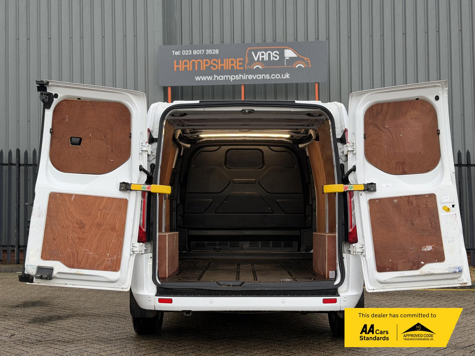 Ford Transit Custom 2.0 300 EcoBlue Limited Panel Van 5dr Diesel Manual L2 H1 Euro 6 (s/s) (130 ps)