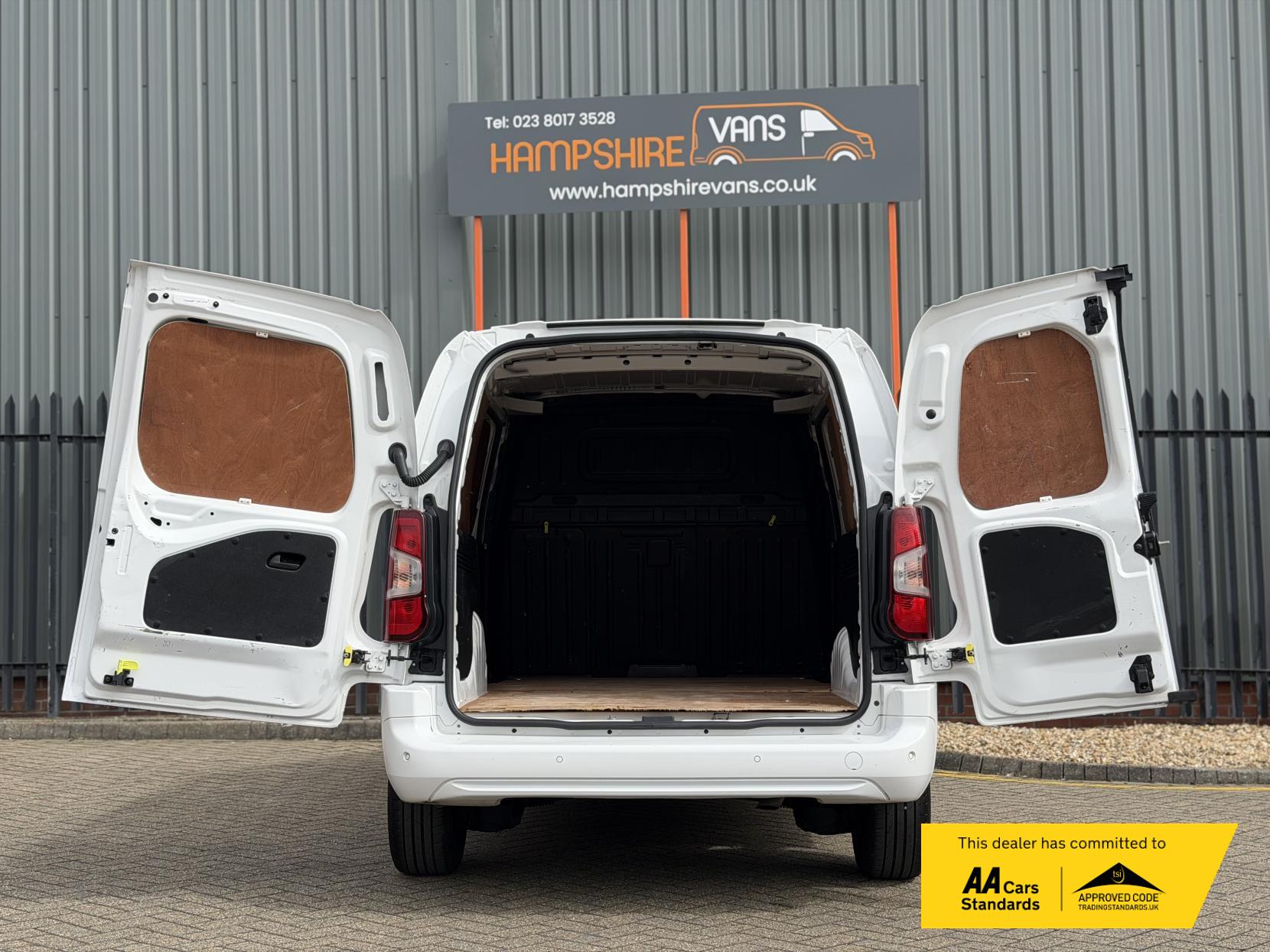 2021 Vauxhall Combo 1.5 Turbo D 2300 Sportive Panel Van 4dr Diesel Manual L2 H1 Euro 6 (100 ps) - Thumbnail 29