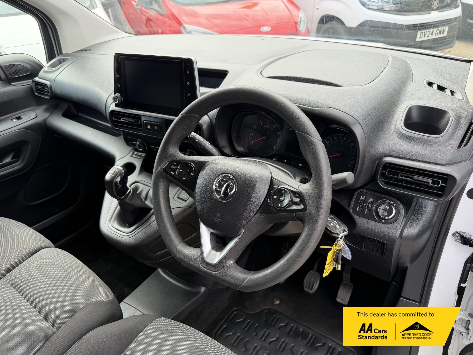 2021 Vauxhall Combo 1.5 Turbo D 2300 Sportive Panel Van 4dr Diesel Manual L2 H1 Euro 6 (100 ps) - Thumbnail 67