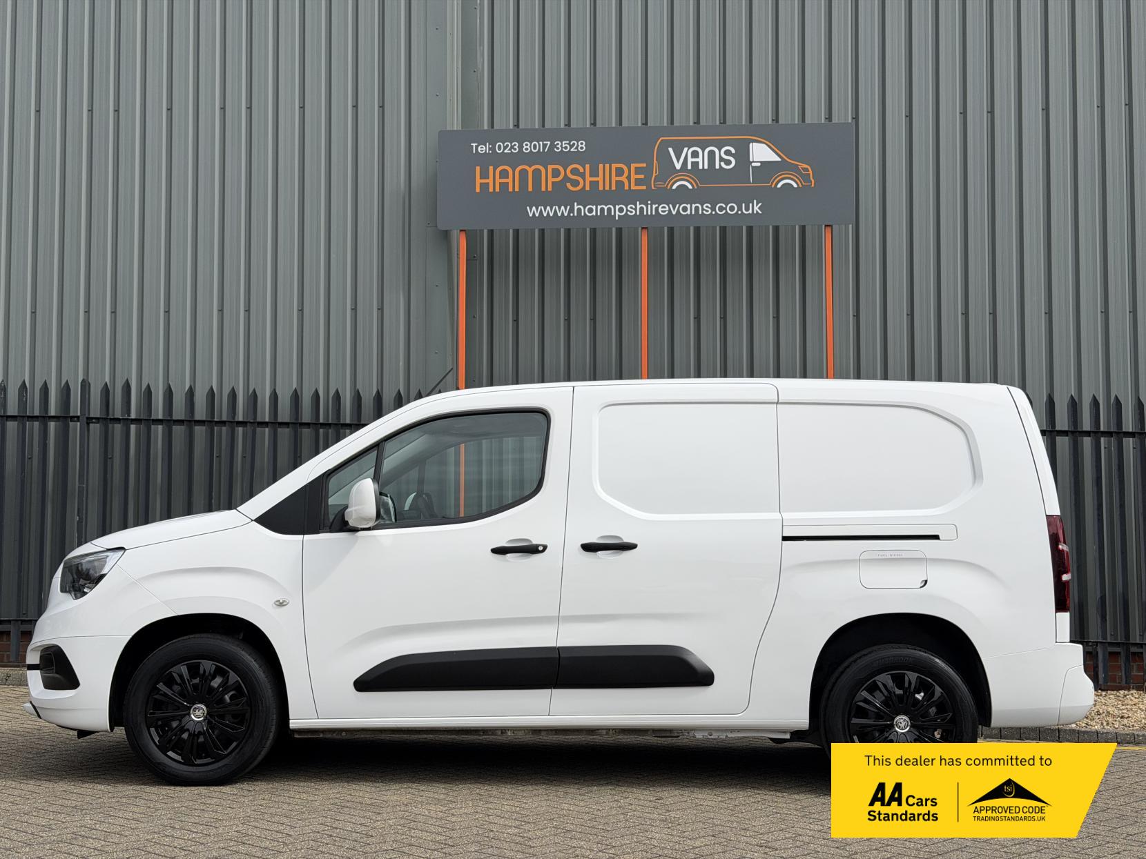 2021 Vauxhall Combo 1.5 Turbo D 2300 Sportive Panel Van 4dr Diesel Manual L2 H1 Euro 6 (100 ps) - Thumbnail 7