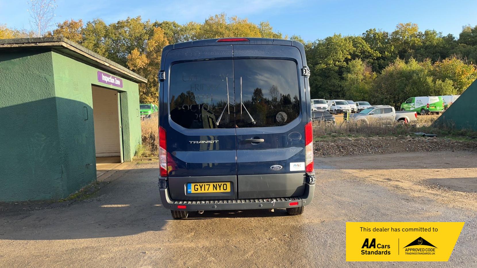 Ford Transit 2.2 TDCi 410 HDT Trend Minibus 5dr Diesel Manual L3 H2 (14 seats) (196 g/km, 123 bhp)