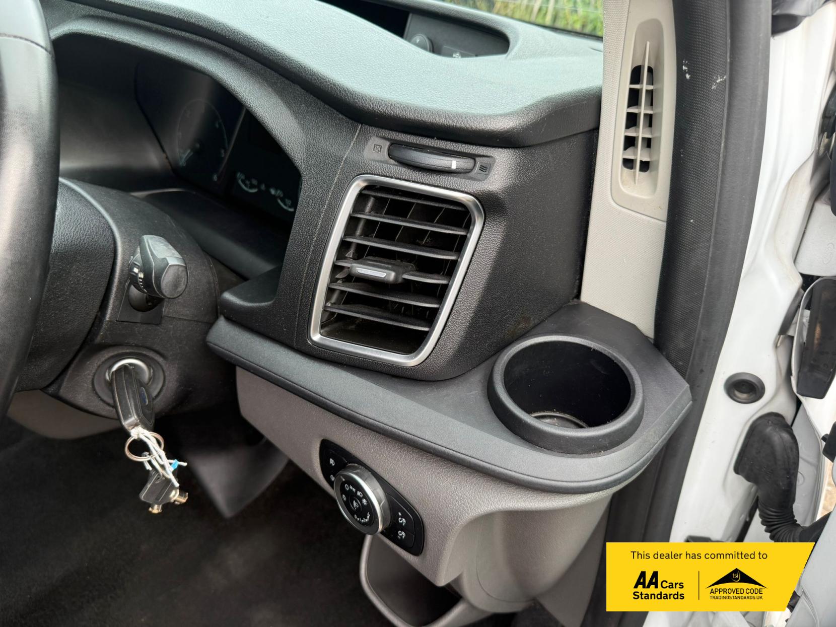Ford Transit Custom 2.0 300 EcoBlue Limited Crew Van Double Cab 5dr Diesel Manual L2 H1 Euro 6 (s/s) (130 ps)