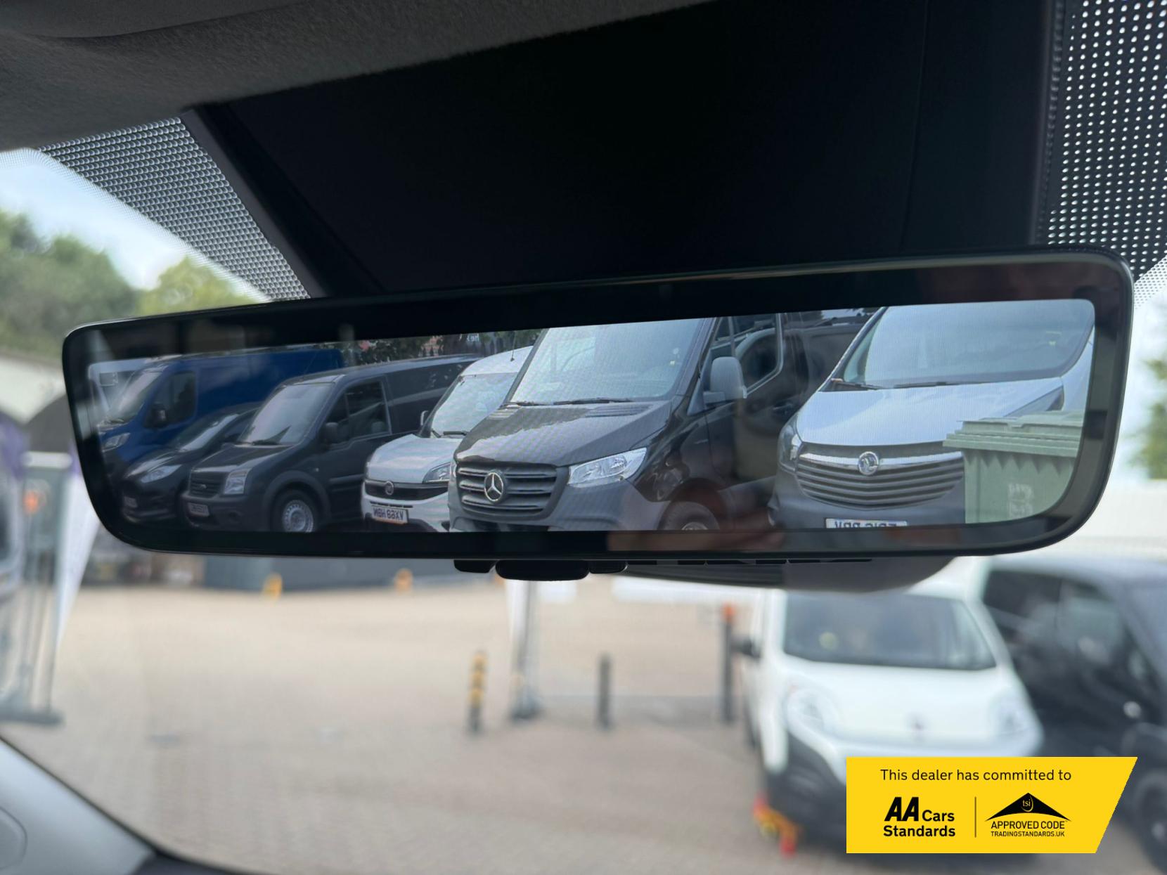 Ford Transit Custom 2.0 300 EcoBlue Limited Crew Van Double Cab 5dr Diesel Manual L2 H1 Euro 6 (s/s) (130 ps)
