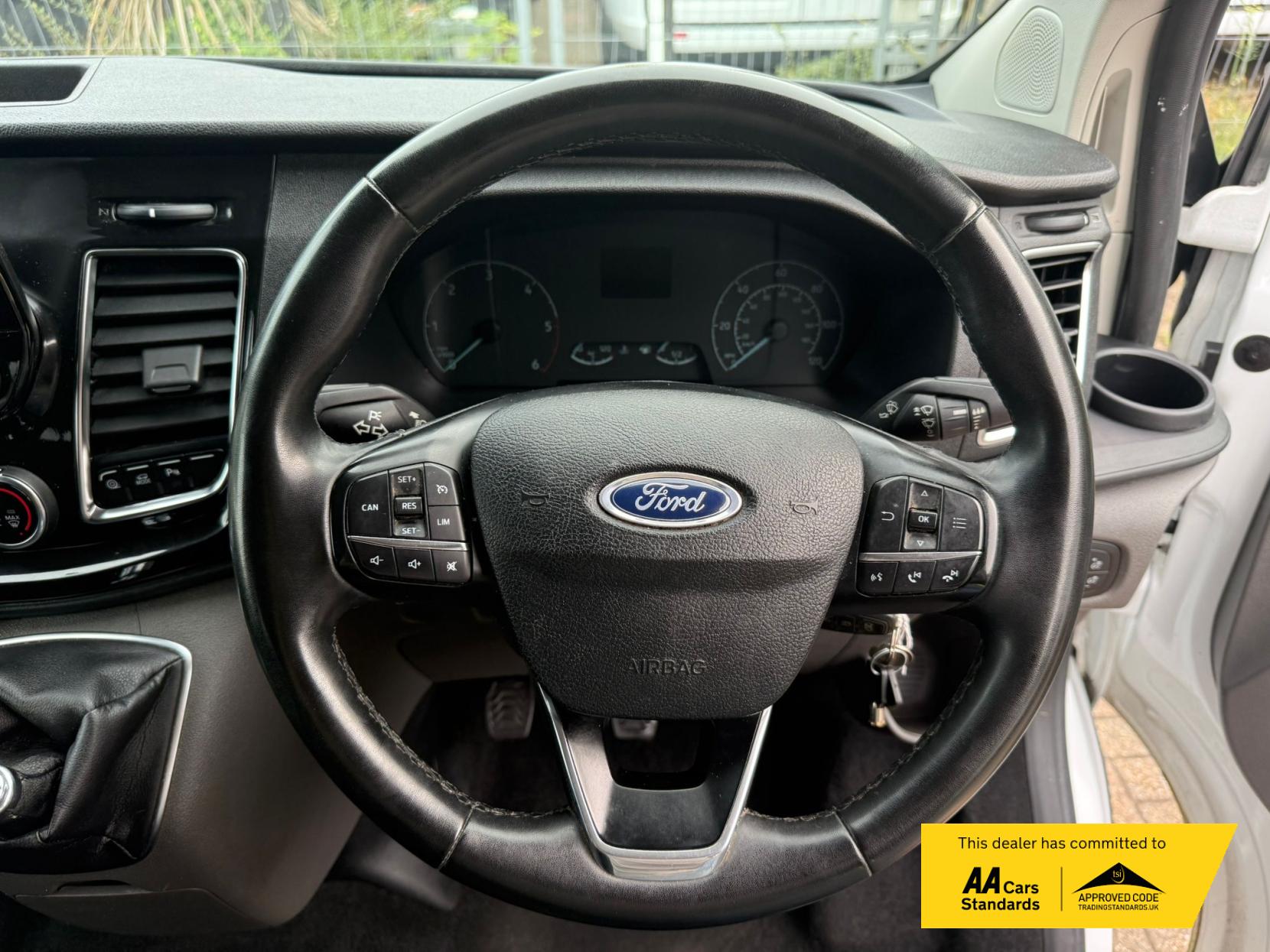 Ford Transit Custom 2.0 300 EcoBlue Limited Crew Van Double Cab 5dr Diesel Manual L2 H1 Euro 6 (s/s) (130 ps)