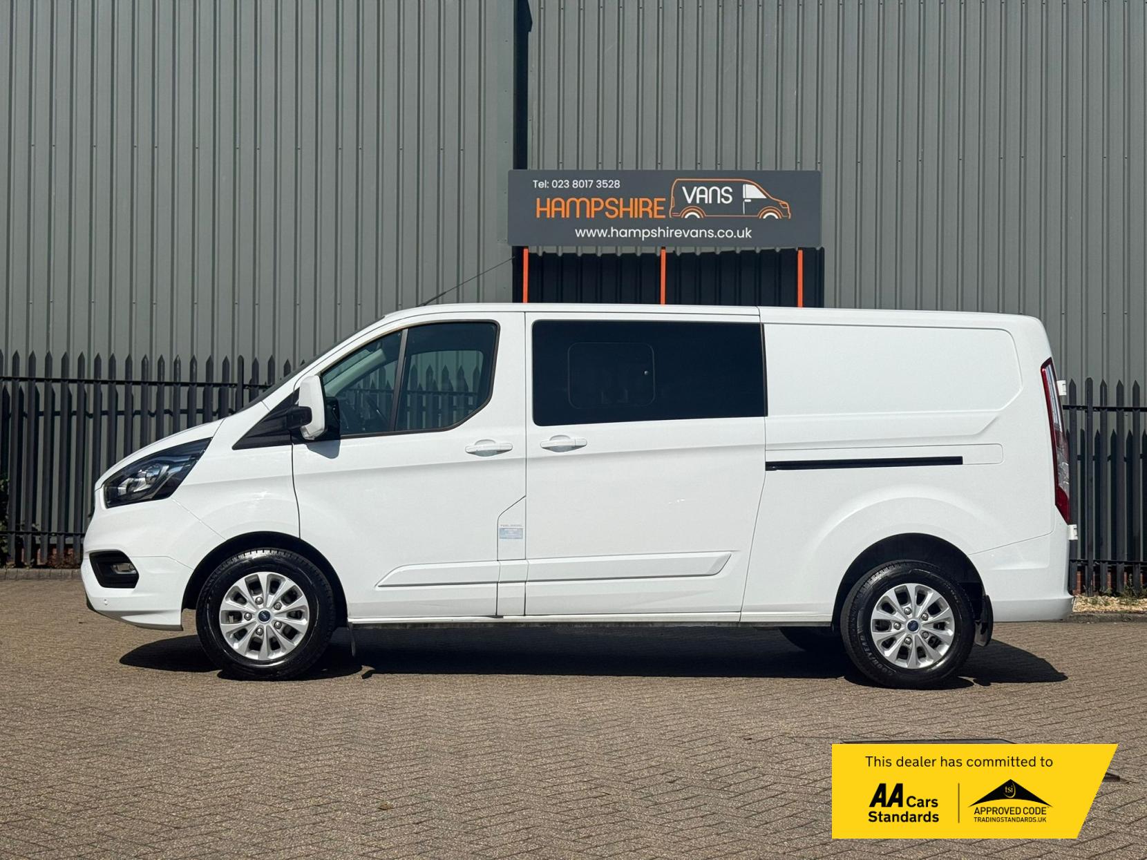 Ford Transit Custom 2.0 300 EcoBlue Limited Crew Van Double Cab 5dr Diesel Manual L2 H1 Euro 6 (s/s) (130 ps)