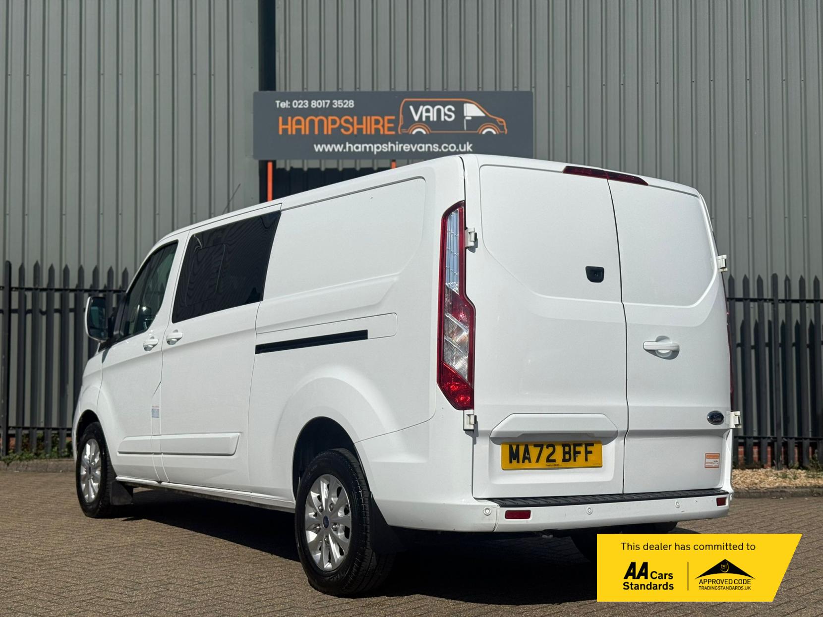 Ford Transit Custom 2.0 300 EcoBlue Limited Crew Van Double Cab 5dr Diesel Manual L2 H1 Euro 6 (s/s) (130 ps)