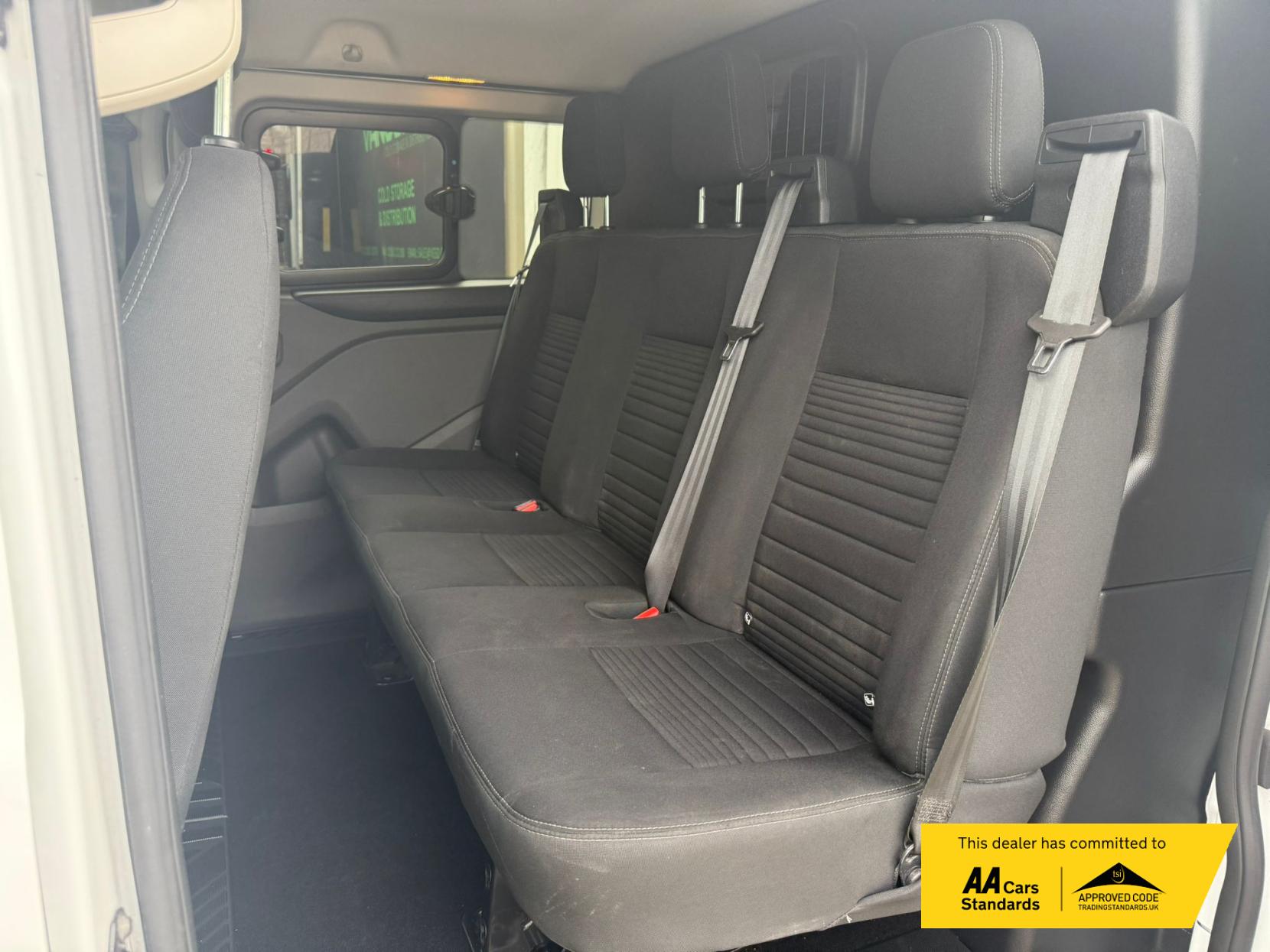 Ford Transit Custom 2.0 300 EcoBlue Limited Crew Van Double Cab 5dr Diesel Manual L2 H1 Euro 6 (s/s) (130 ps)