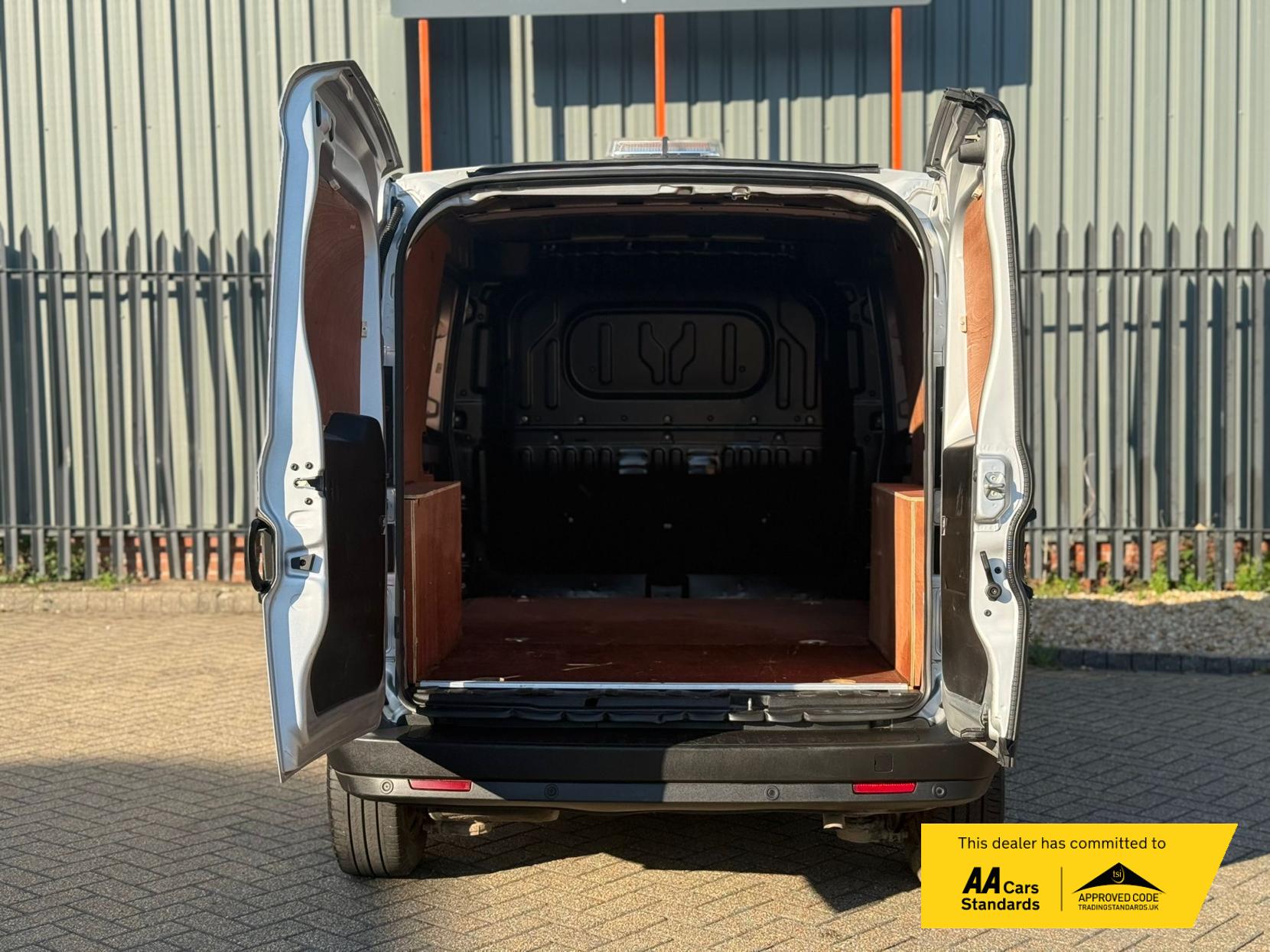 Fiat Doblo 1.6 MultiJetII Maxi Tecnico Panel Van 6dr Diesel Manual L2 H1 Euro 6 (s/s) (120 bhp)