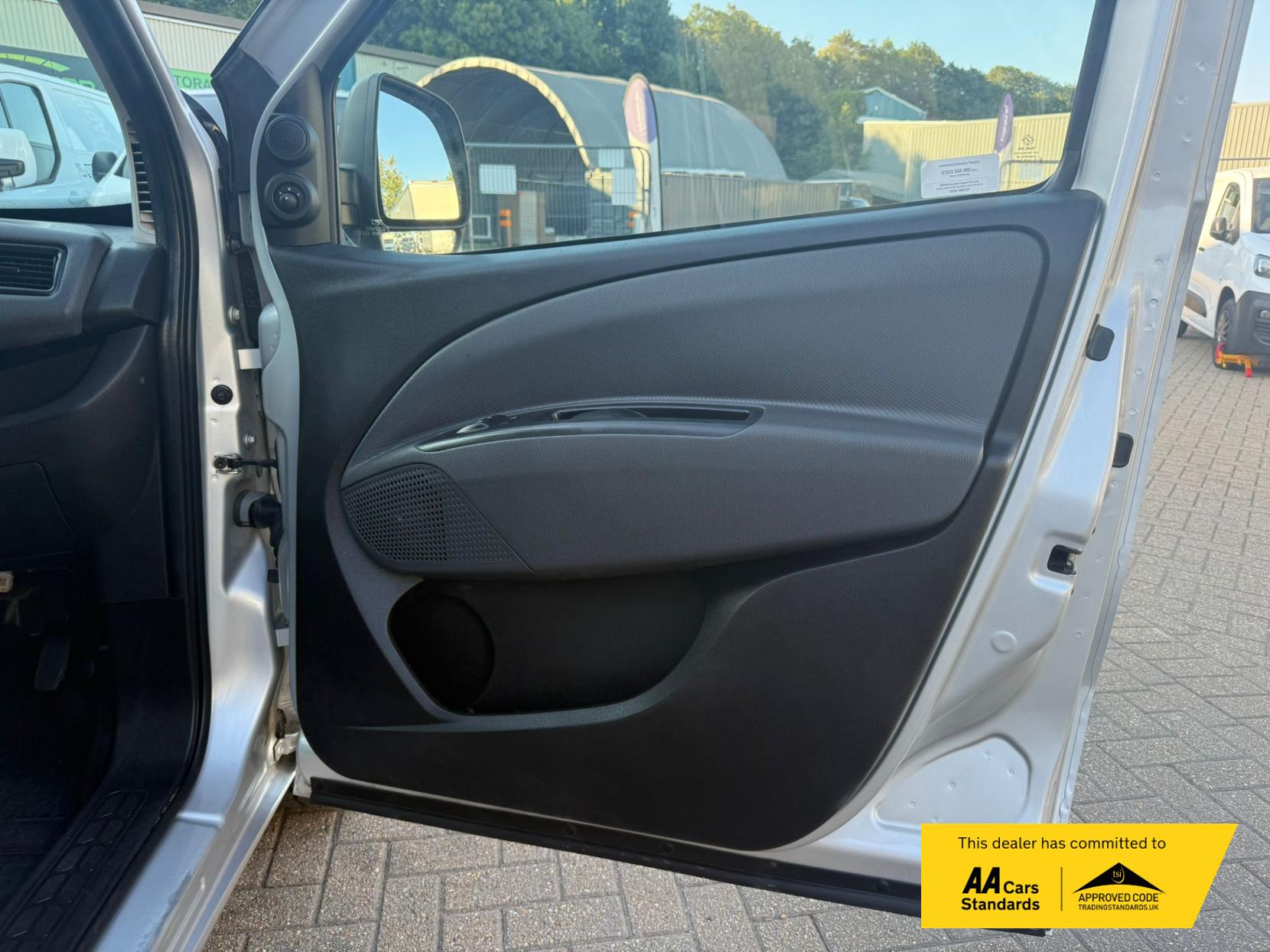 Fiat Doblo 1.6 MultiJetII Maxi Tecnico Panel Van 6dr Diesel Manual L2 H1 Euro 6 (s/s) (120 bhp)