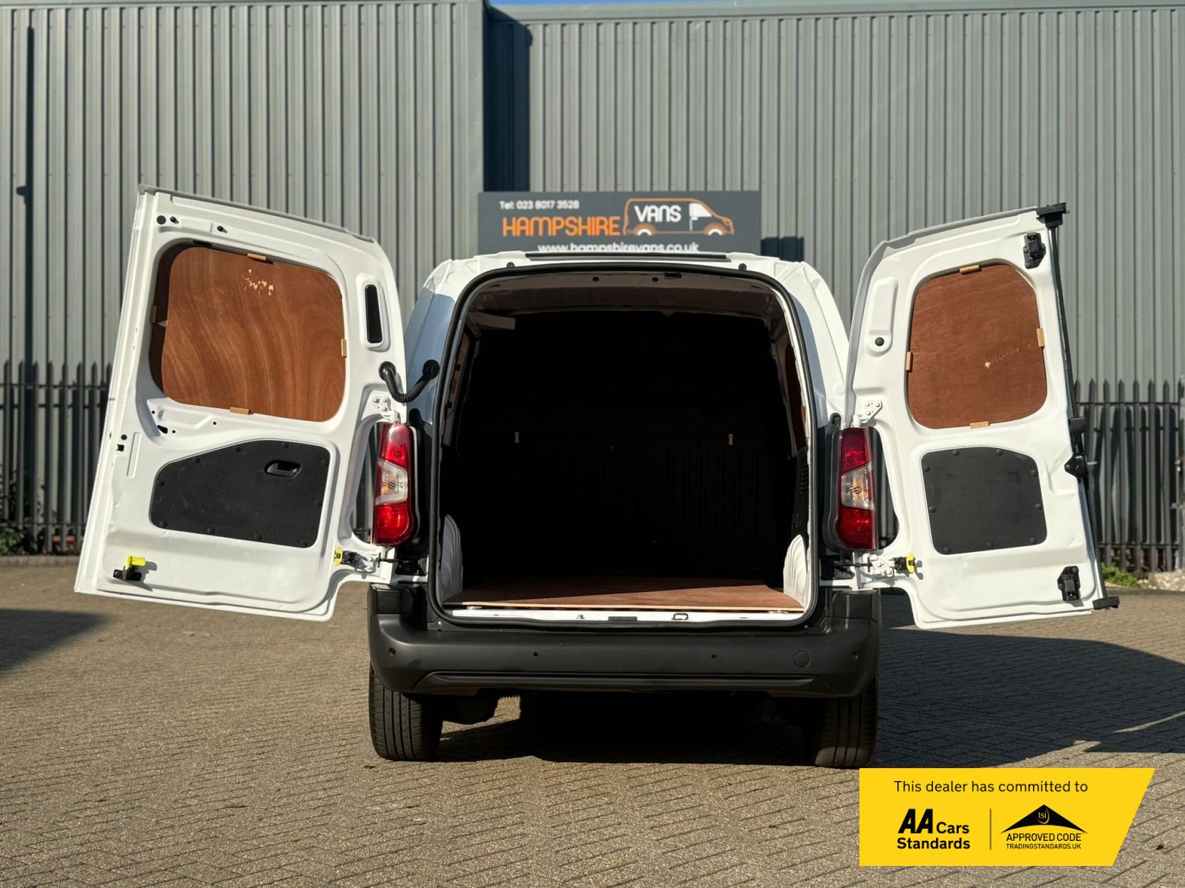 Peugeot Partner 1.5 BlueHDi 1000 Professional Standard Panel Van 5dr Diesel Manual SWB Euro 6 (100 bhp)