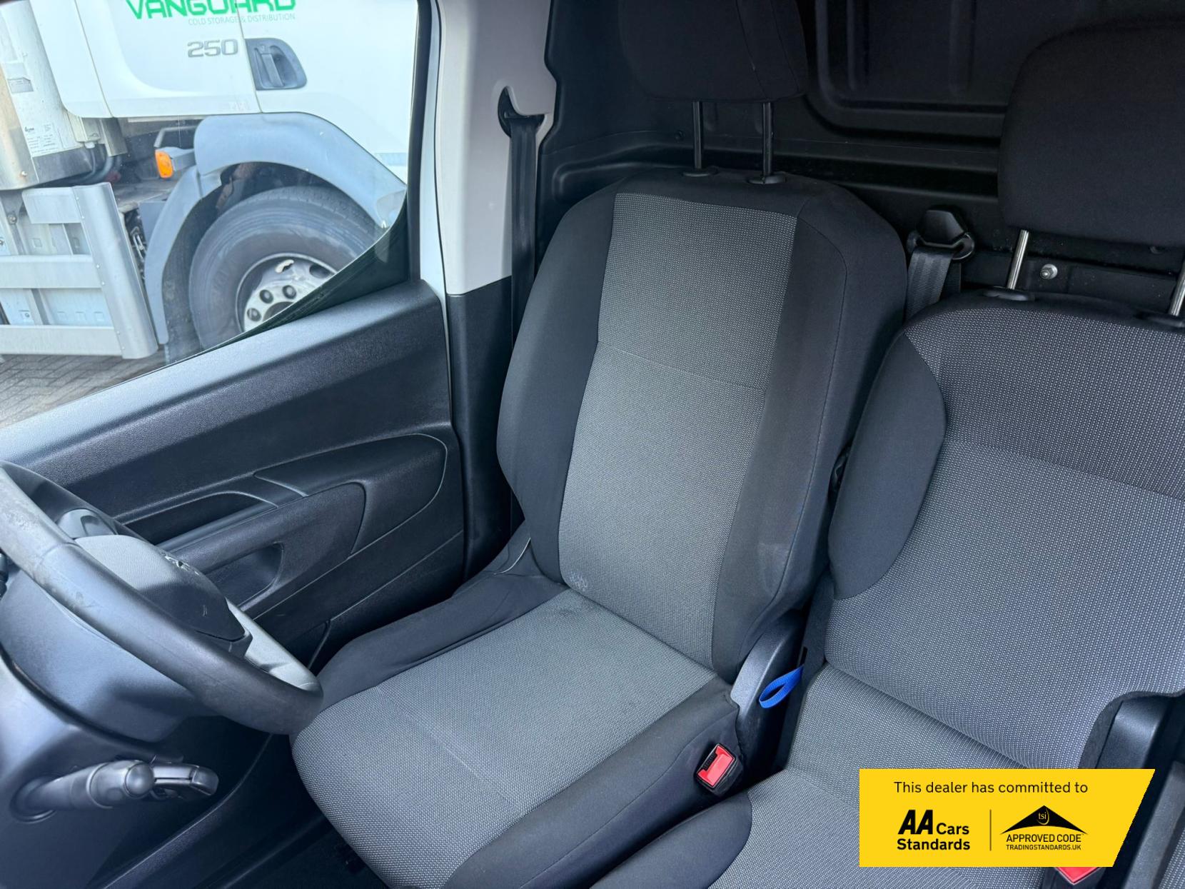 Peugeot Partner 1.5 BlueHDi 1000 Professional Standard Panel Van 5dr Diesel Manual SWB Euro 6 (100 bhp)