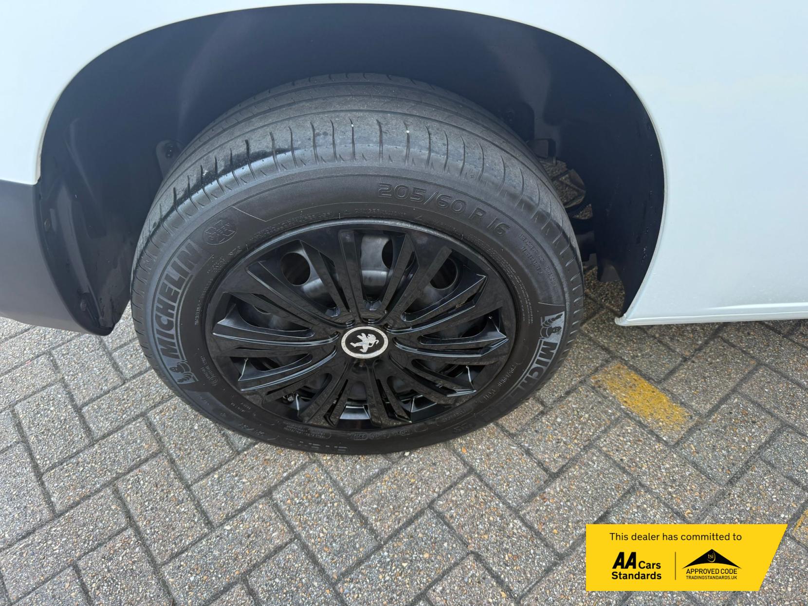 Peugeot Partner 1.5 BlueHDi 1000 Professional Standard Panel Van 5dr Diesel Manual SWB Euro 6 (100 bhp)