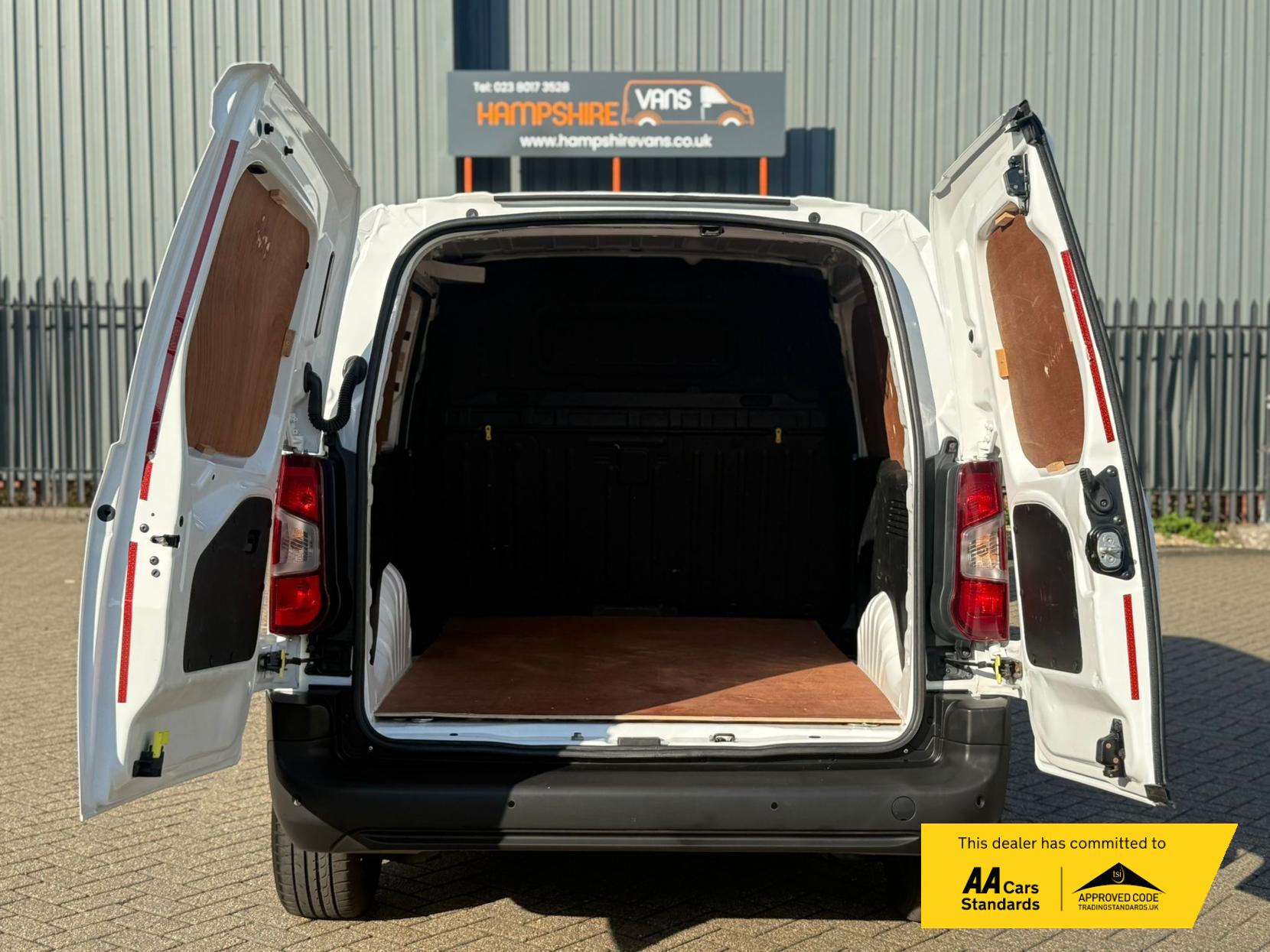 Peugeot Partner 1.5 BlueHDi 1000 Professional Standard Panel Van 5dr Diesel Manual SWB Euro 6 (100 bhp)